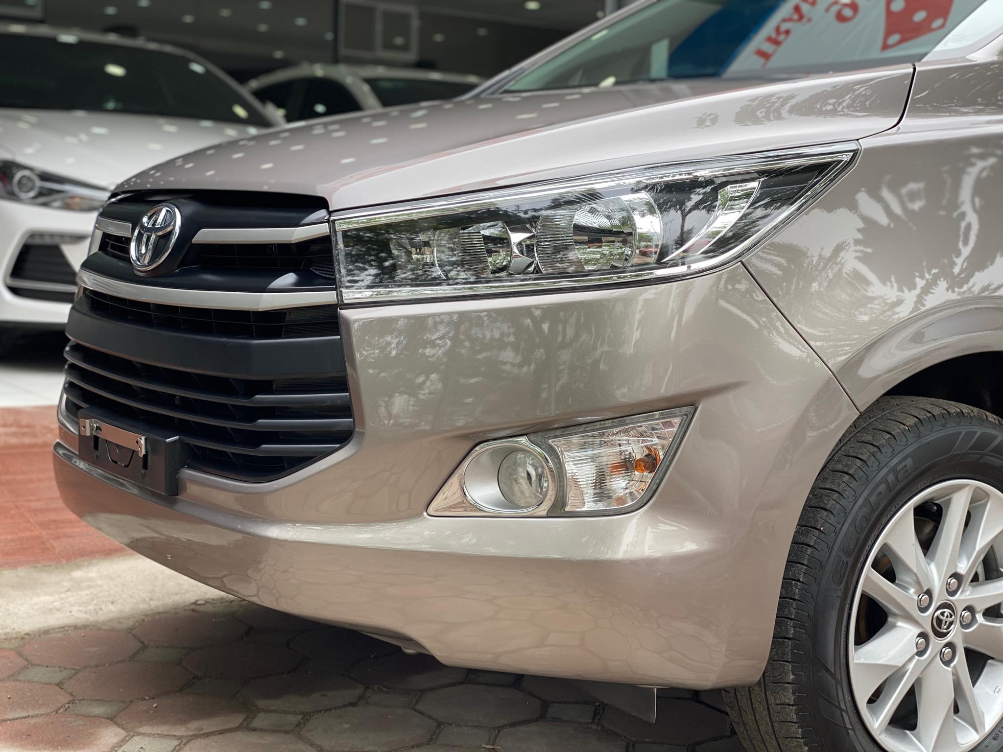 Toyota Innova 2.0E 2019 - 5