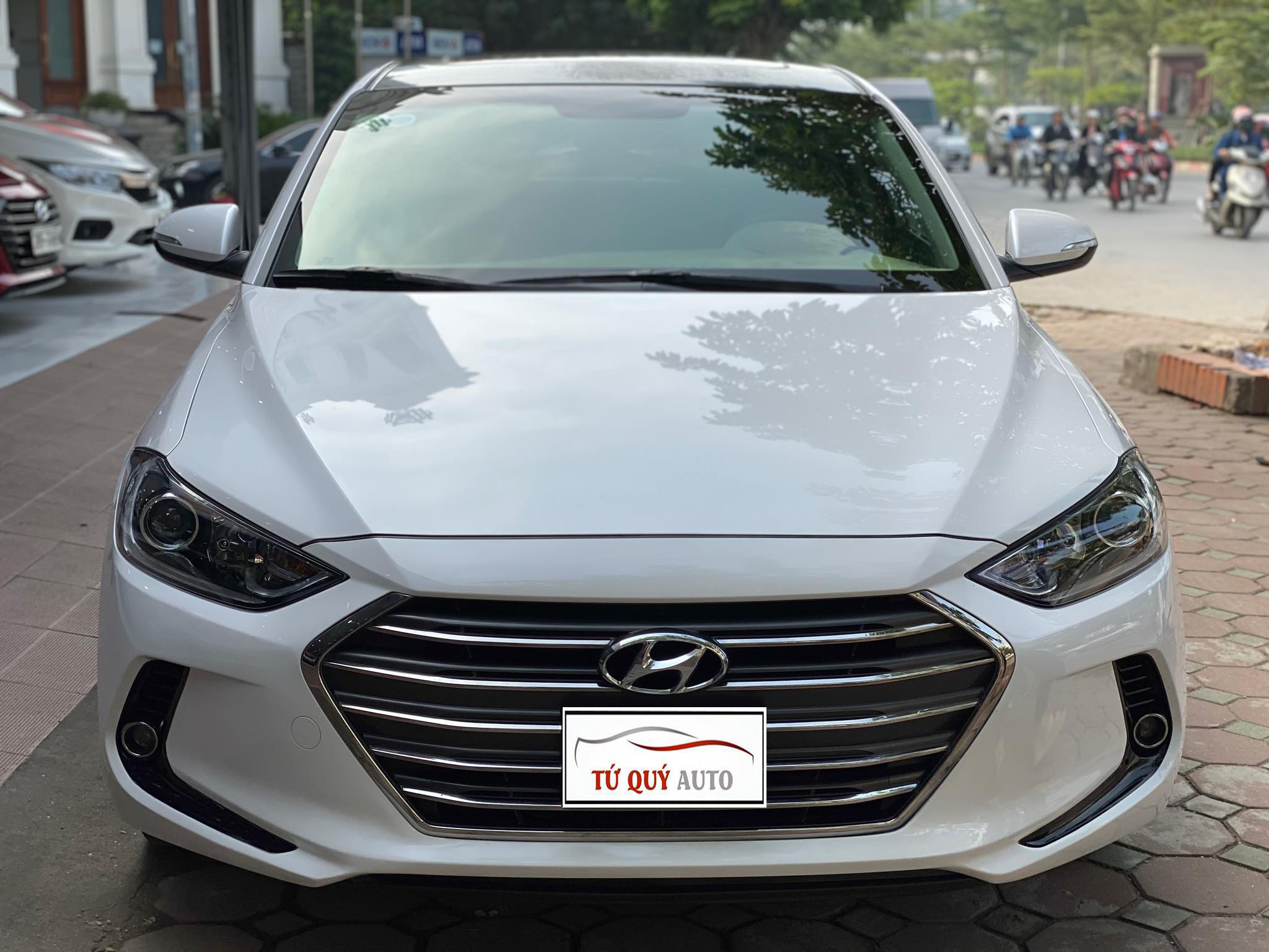 Xe Hyundai Elantra 1.6AT 2016 - Trắng