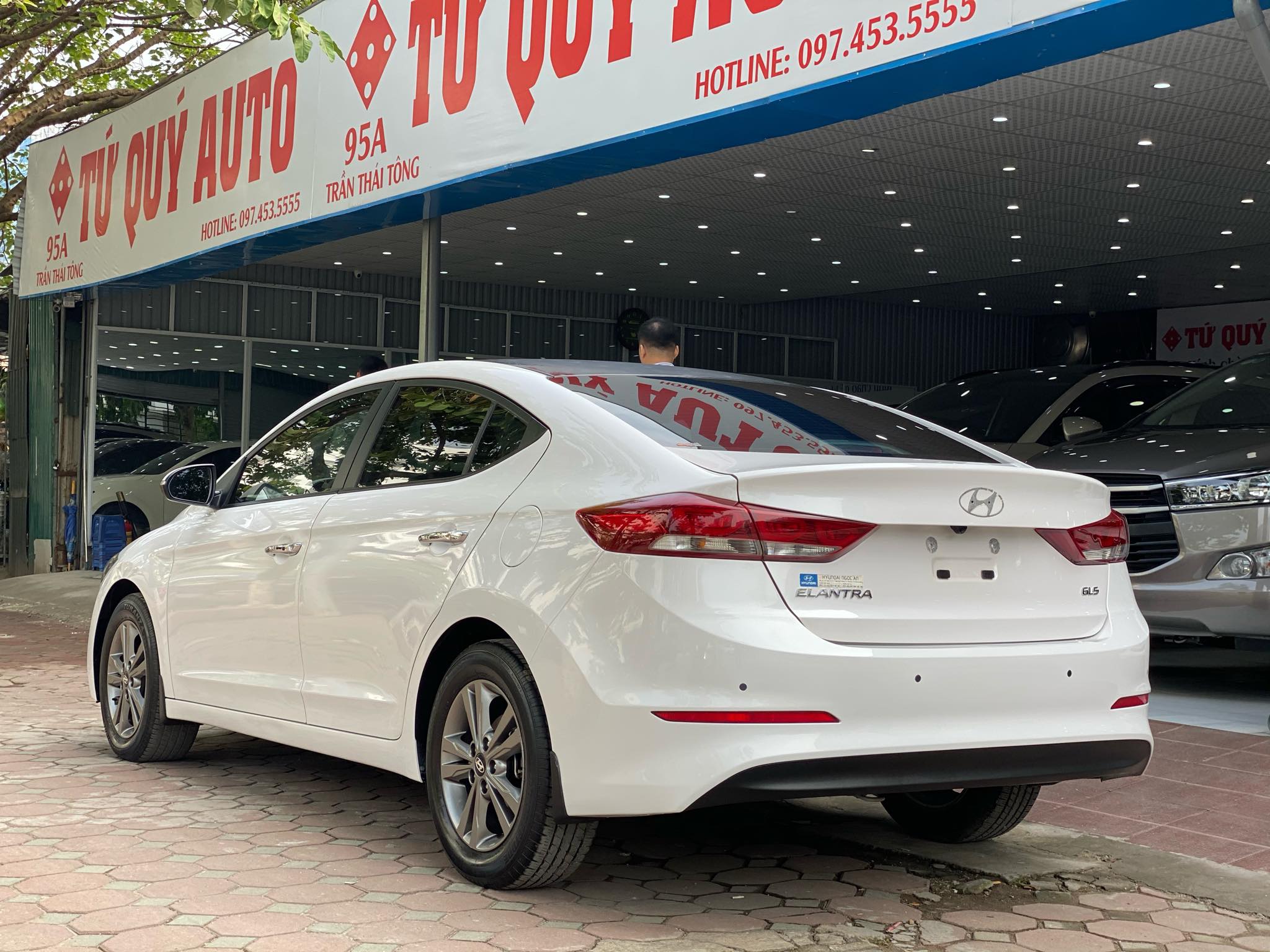 Hyundai Elantra 1.6AT 2016 - 4