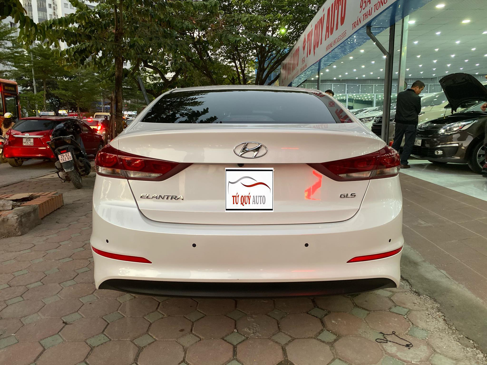 Hyundai Elantra 1.6AT 2016 - 2