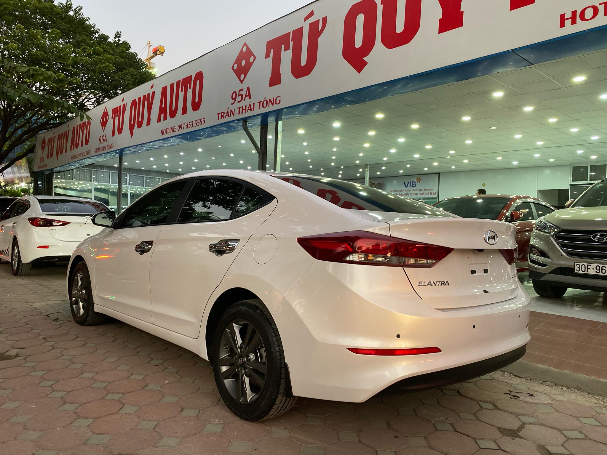 Hyundai Elantra 1.6AT 2016 - 4