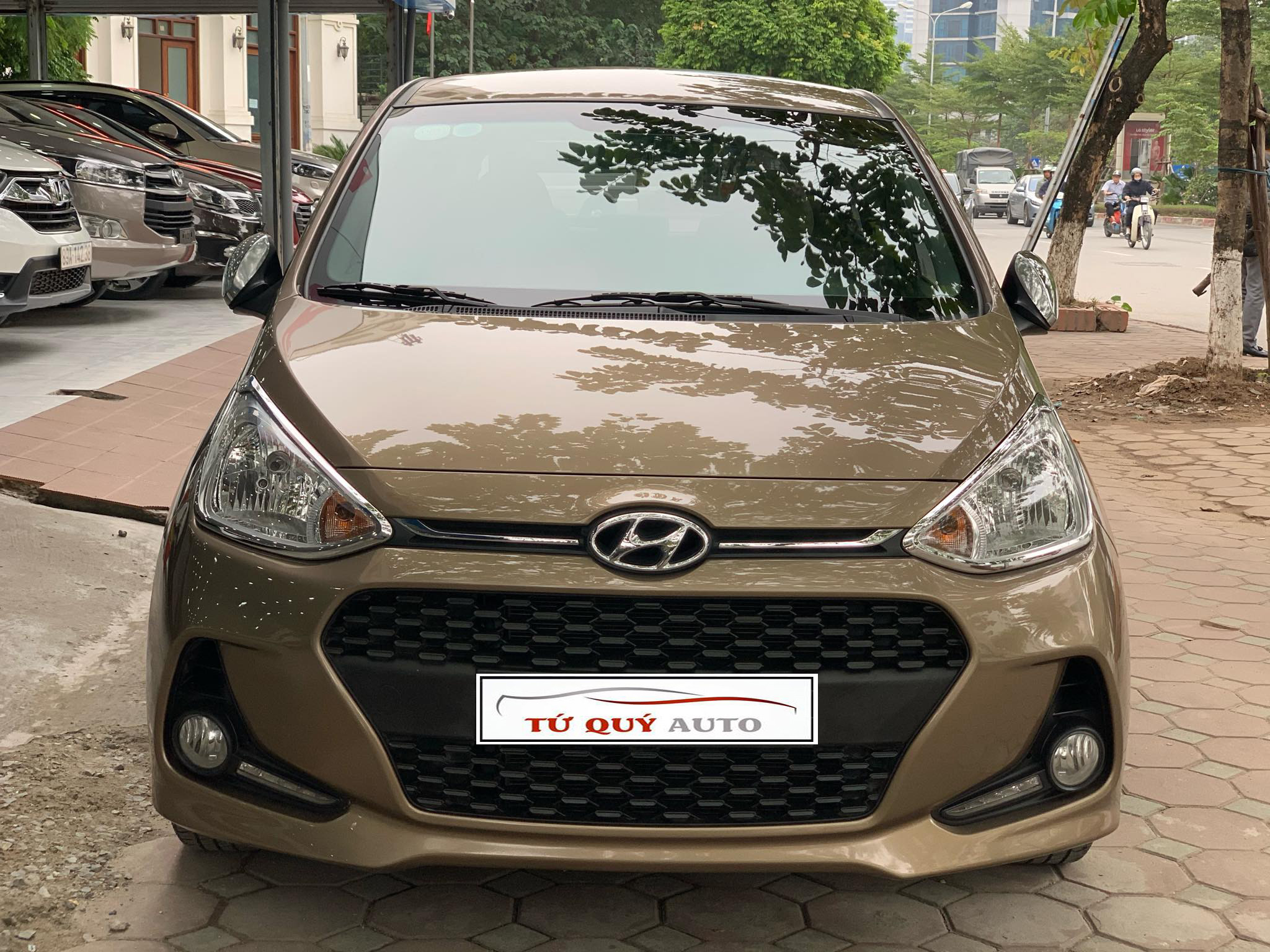 Xe Hyundai i10 1.2AT 2018 - Nâu