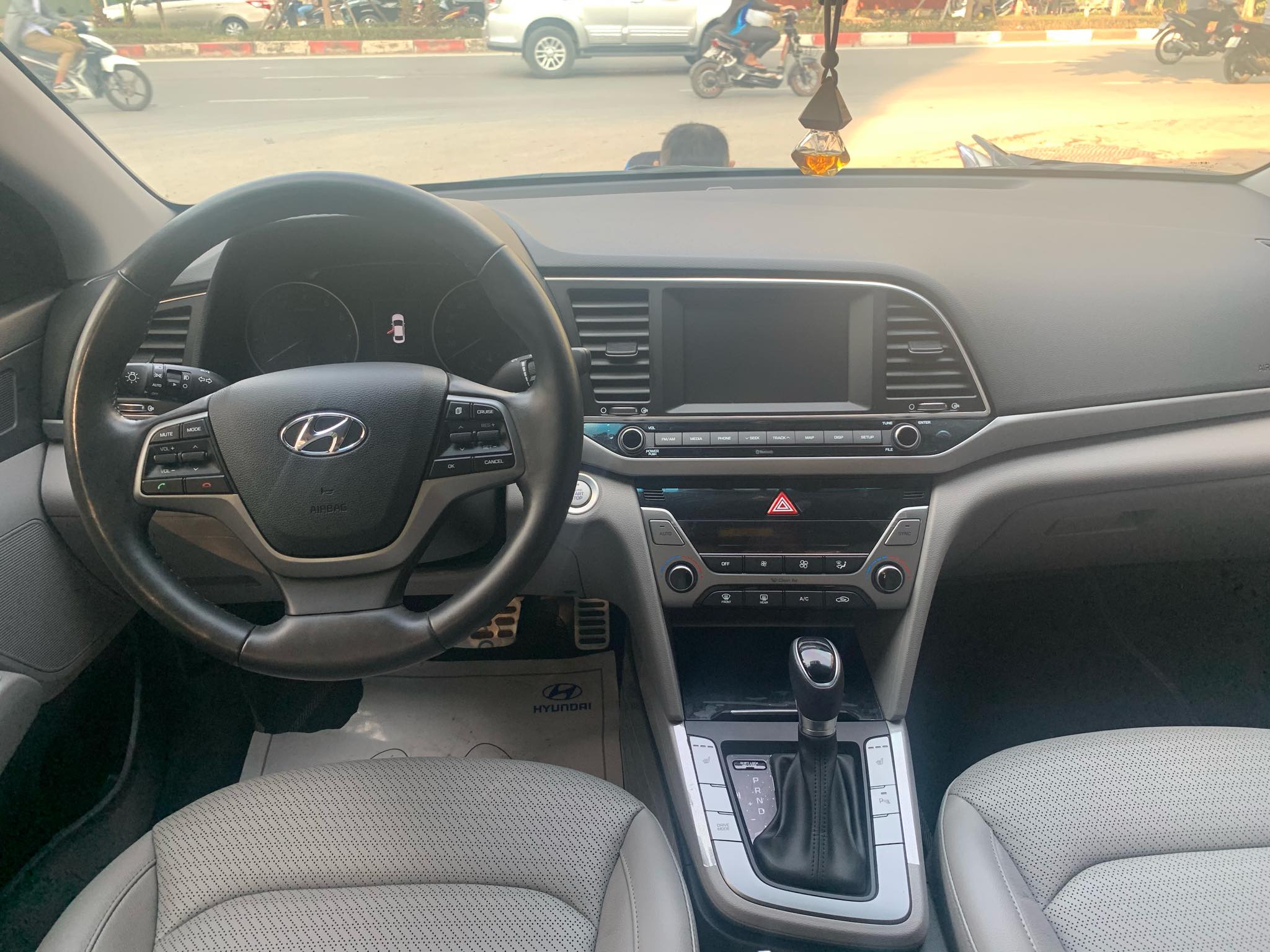 Hyundai Elantra 2.0AT 2018 - 6