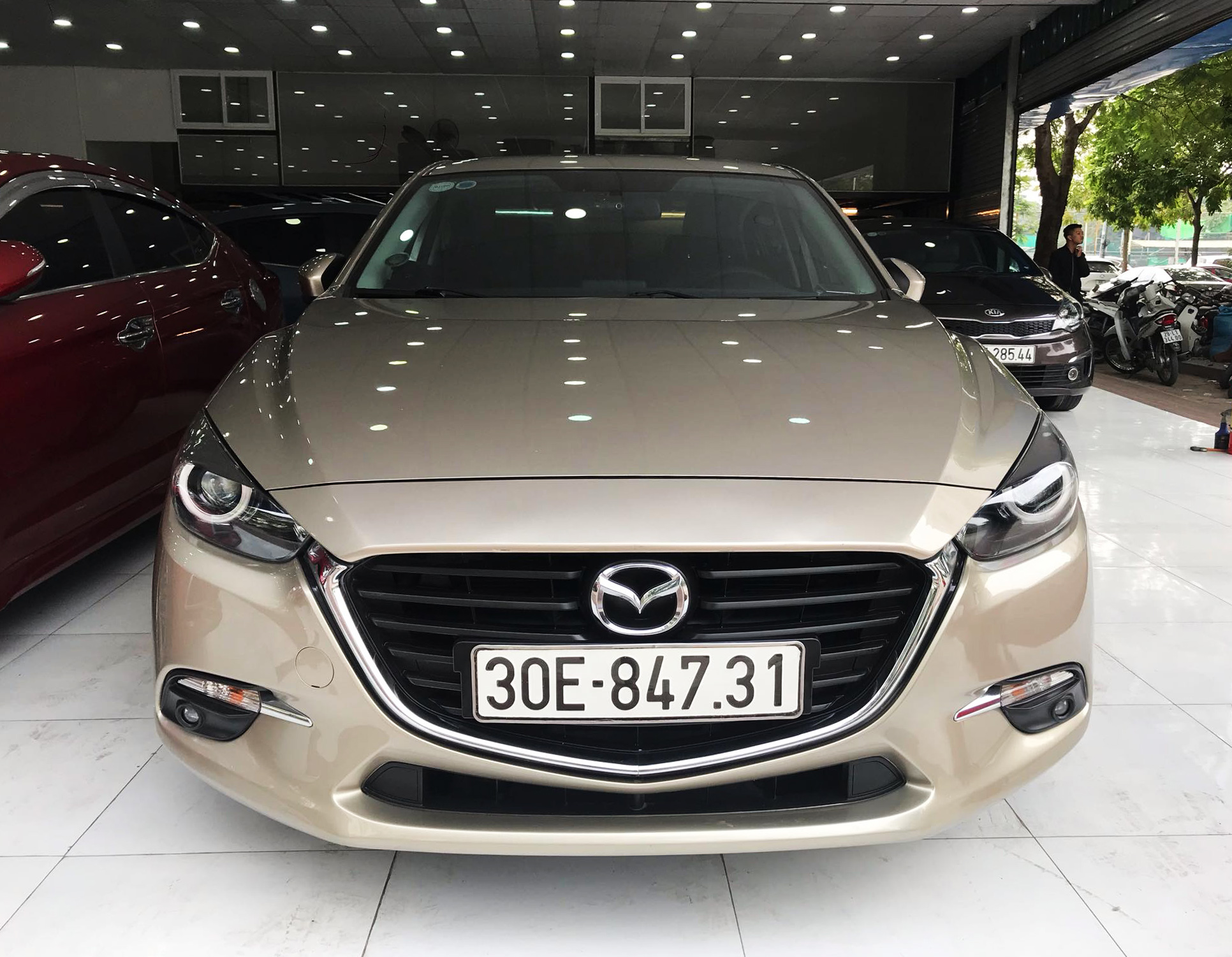 Xe Mazda 3 1.5AT 2018 - Vàng Cát