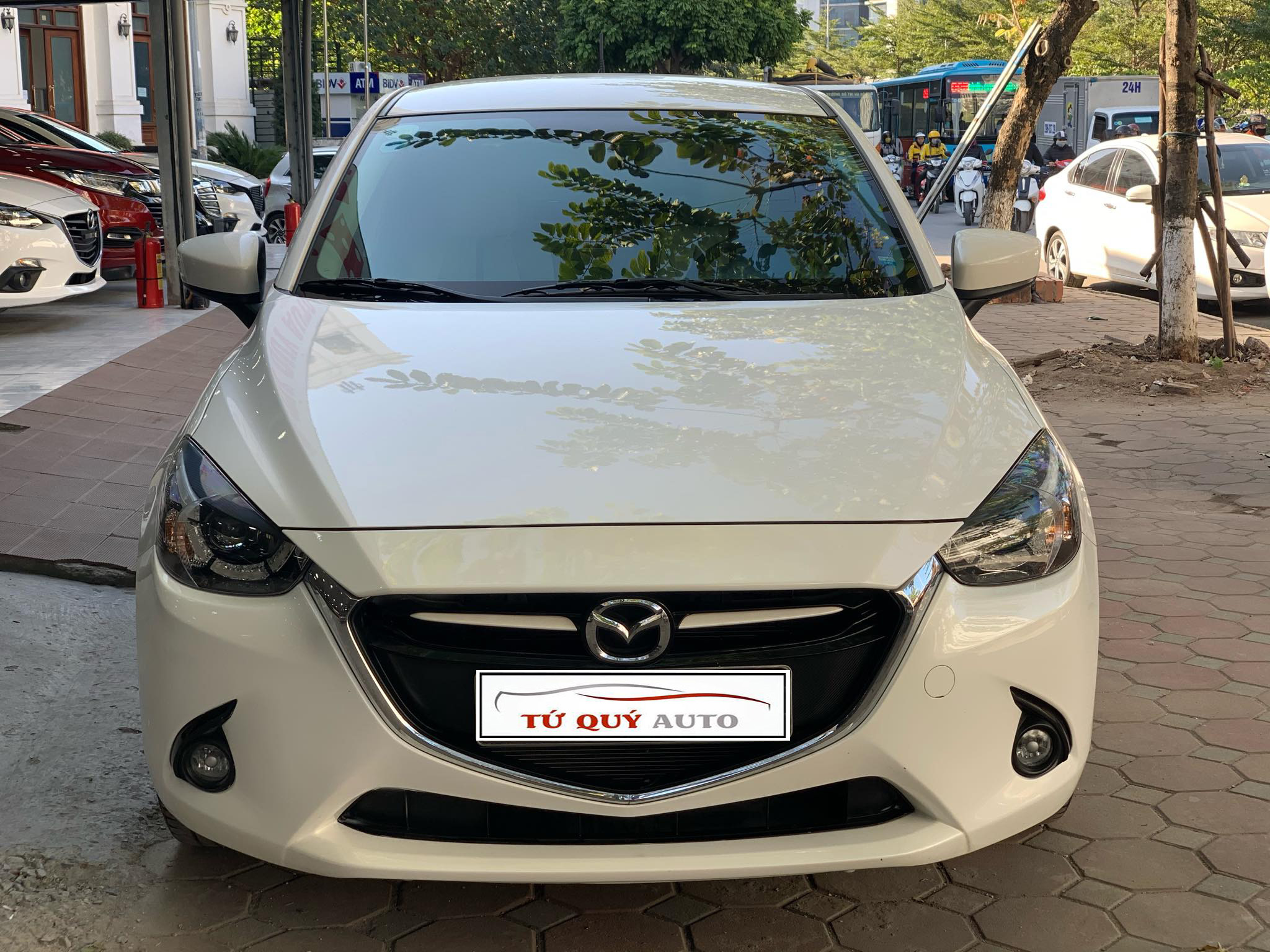 Xe Mazda 2 Hatchback 1.5AT 2015 - Bản Kỷ Niệm / Nhập