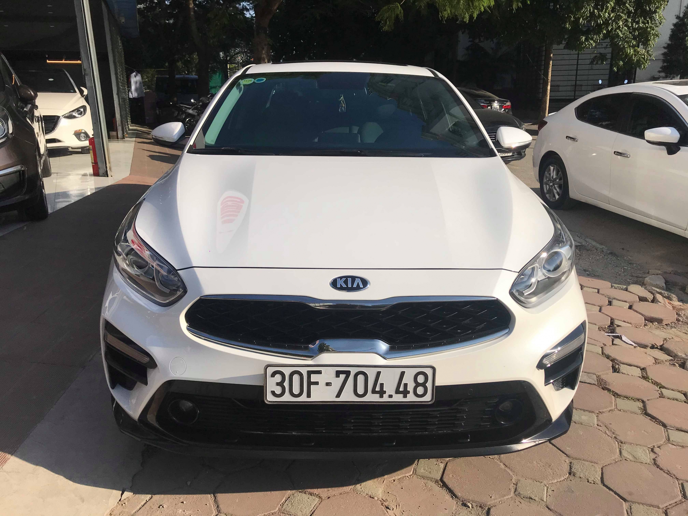 Xe Kia Cerato 1.6AT Deluxe 2019 - Trắng