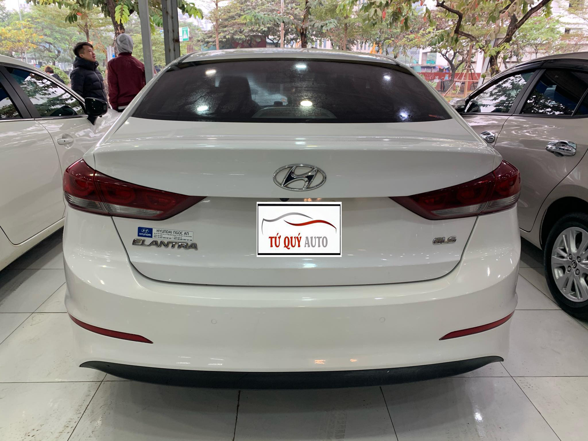 Hyundai Elantra 2.0AT 2016 - 2