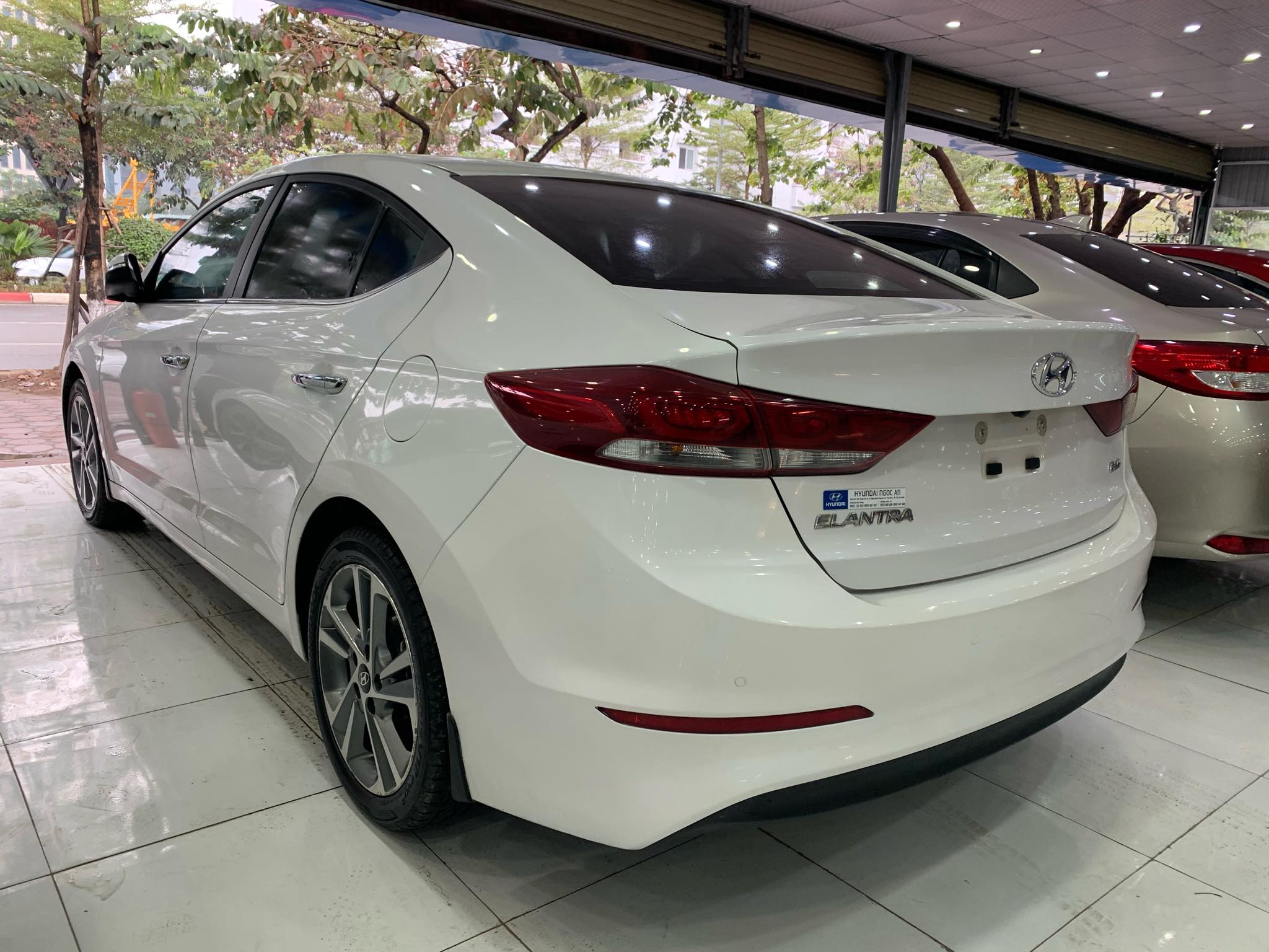 Hyundai Elantra 2.0AT 2016 - 5