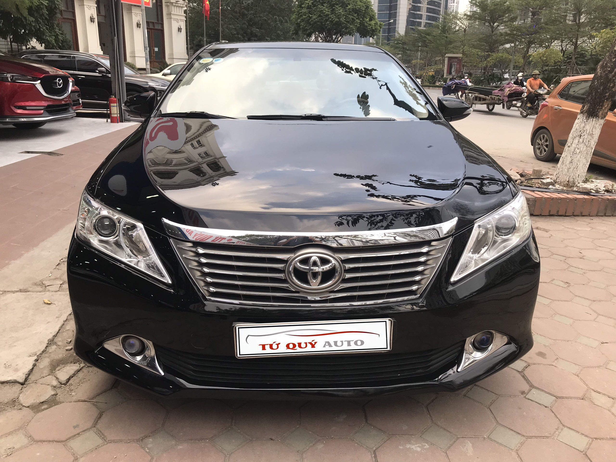 Xe Toyota Camry 2.0E 2014 - Đen