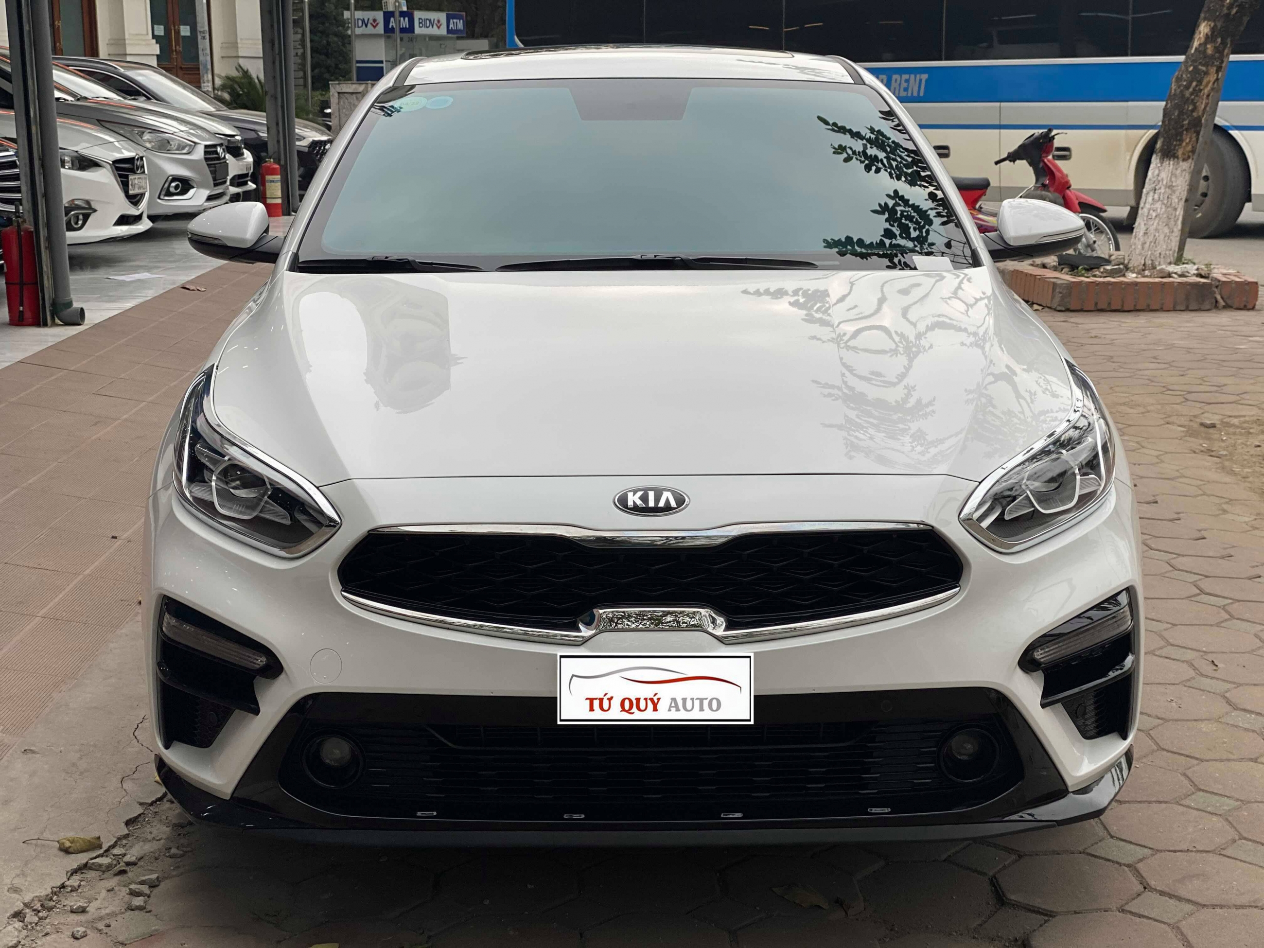 Xe Kia Cerato Premium 2.0AT 2019 - Trắng