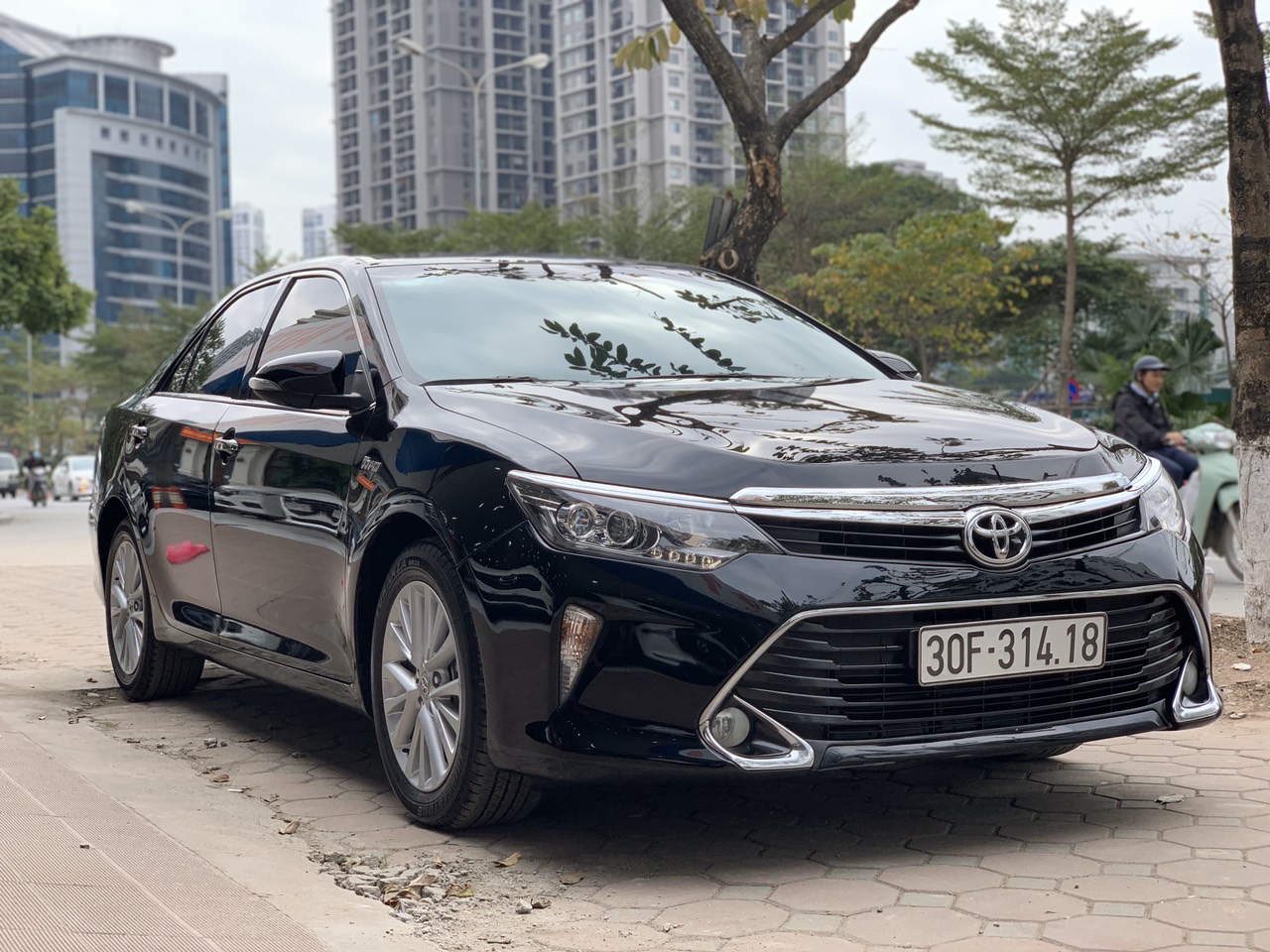 Toyota Camry 2.0E 2018 - 3