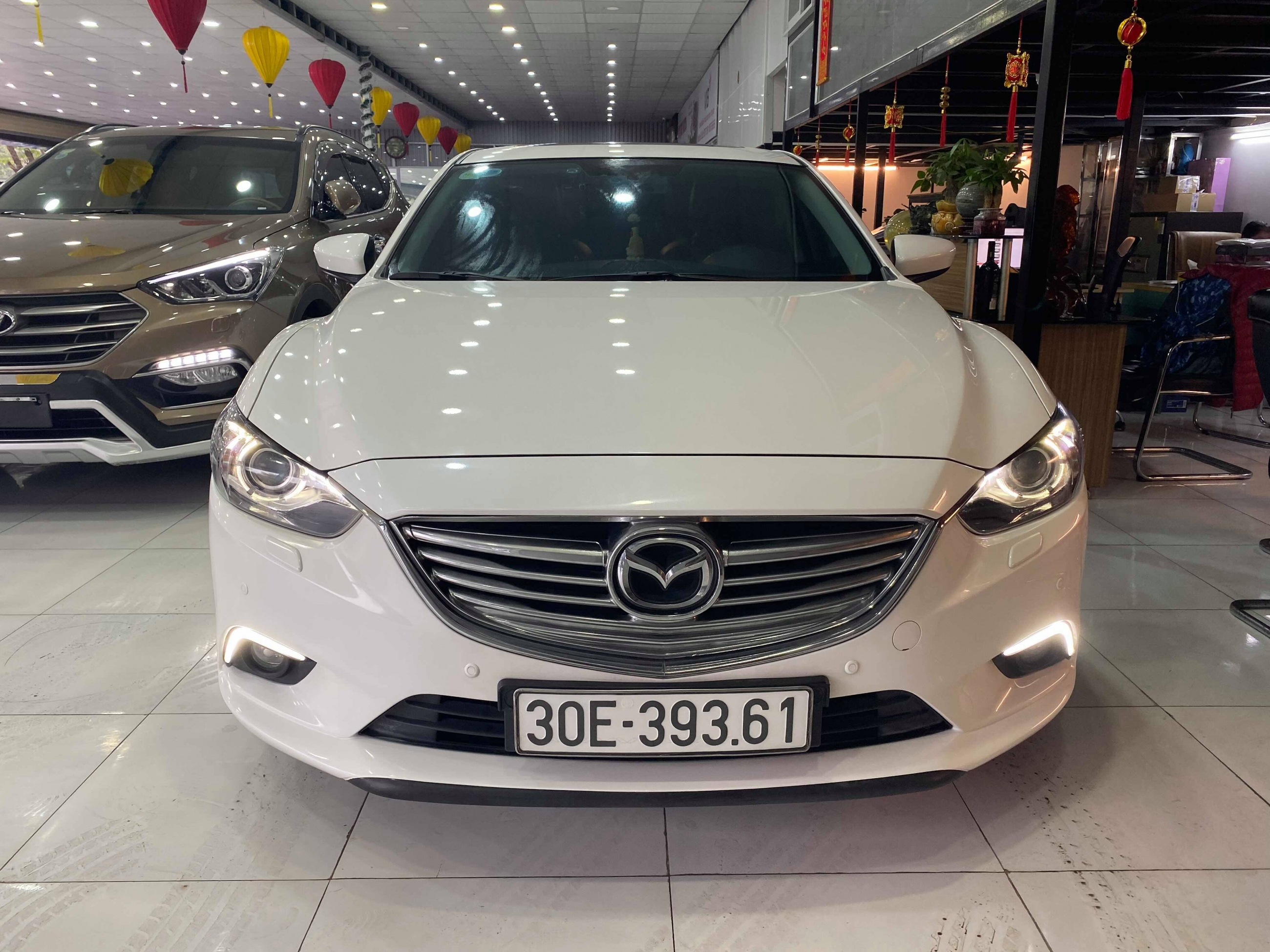 Xe Mazda 6 2.0 AT 2016 - Trắng