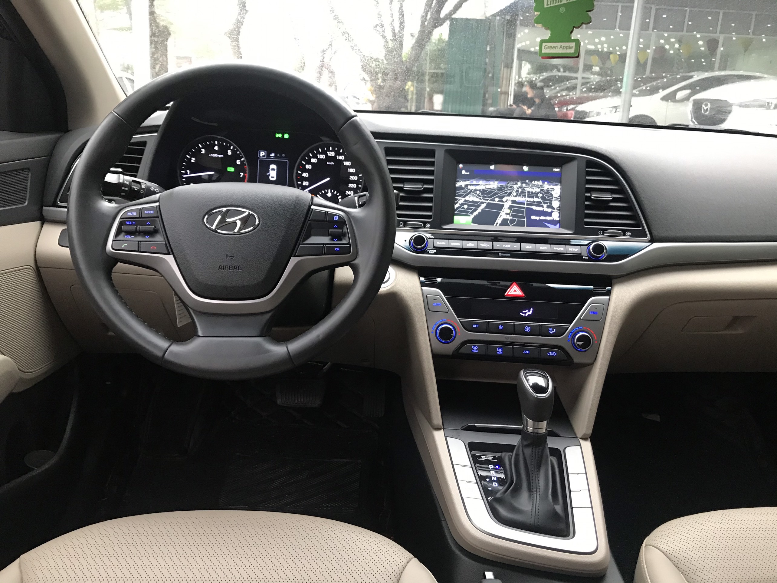 Hyundai Elantra 1.6AT 2018 - 6