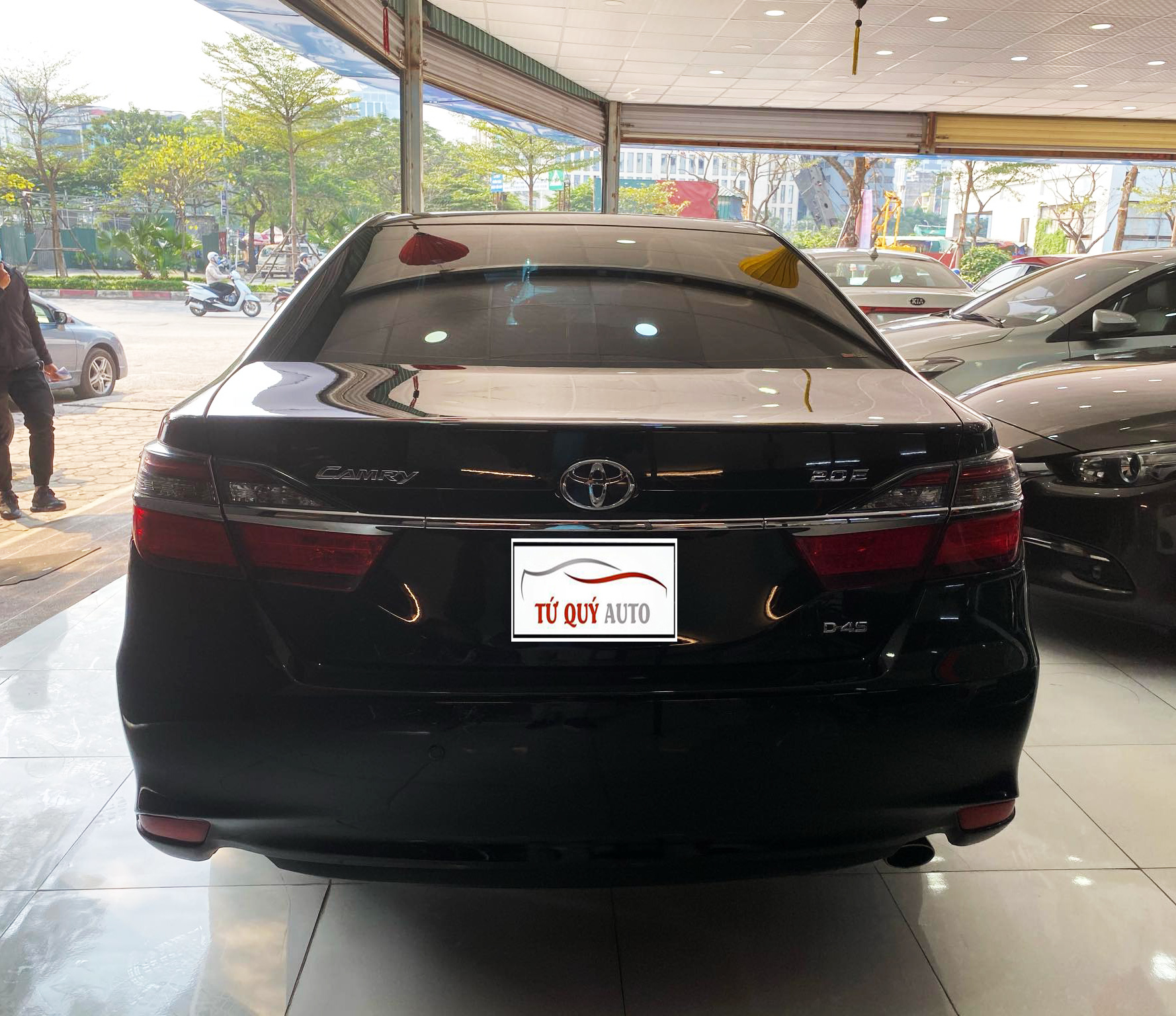 Toyota Camry 2.0E 2015 - 2