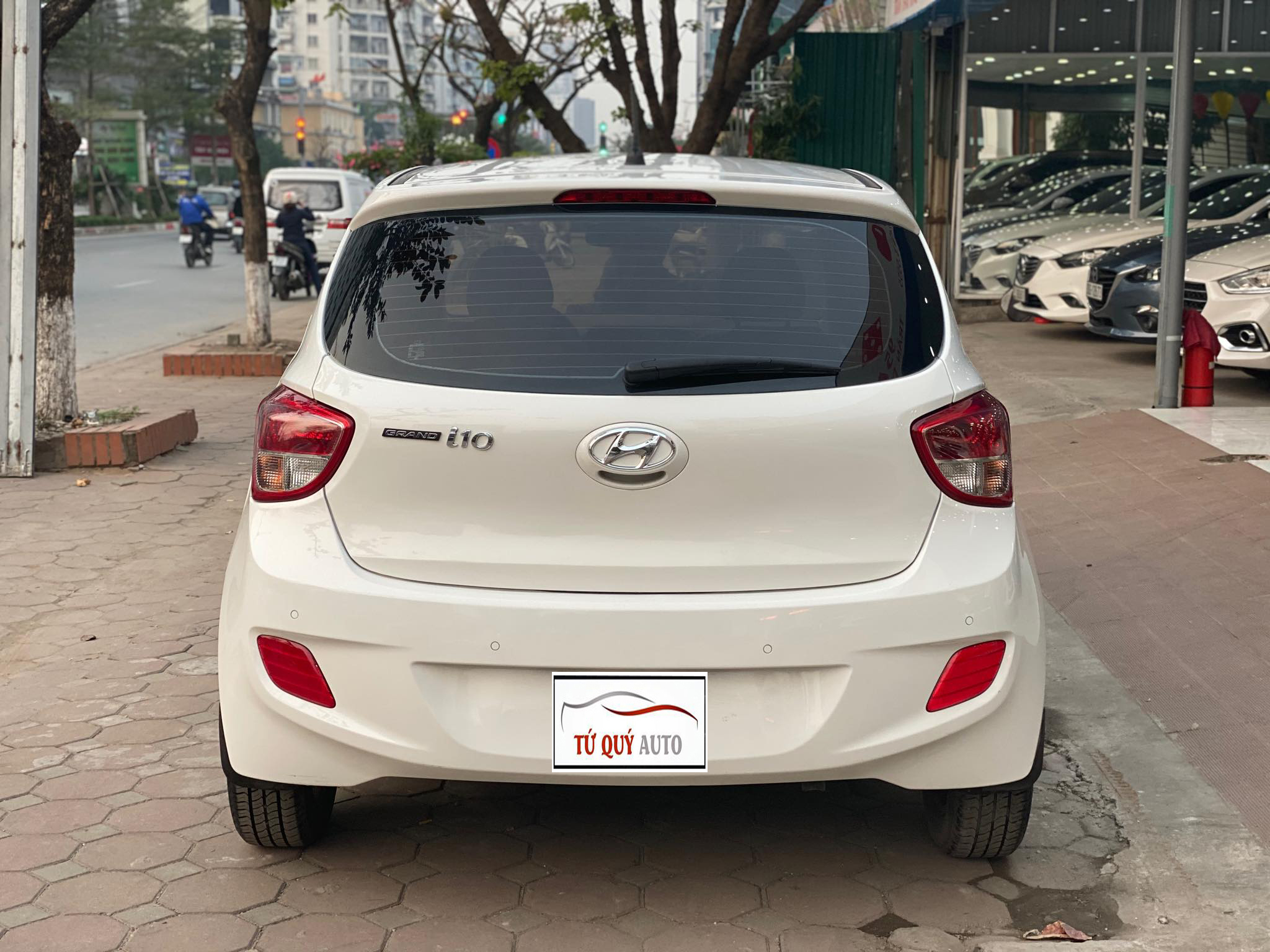 Hyundai i10 1.0AT HB 2015 - 2