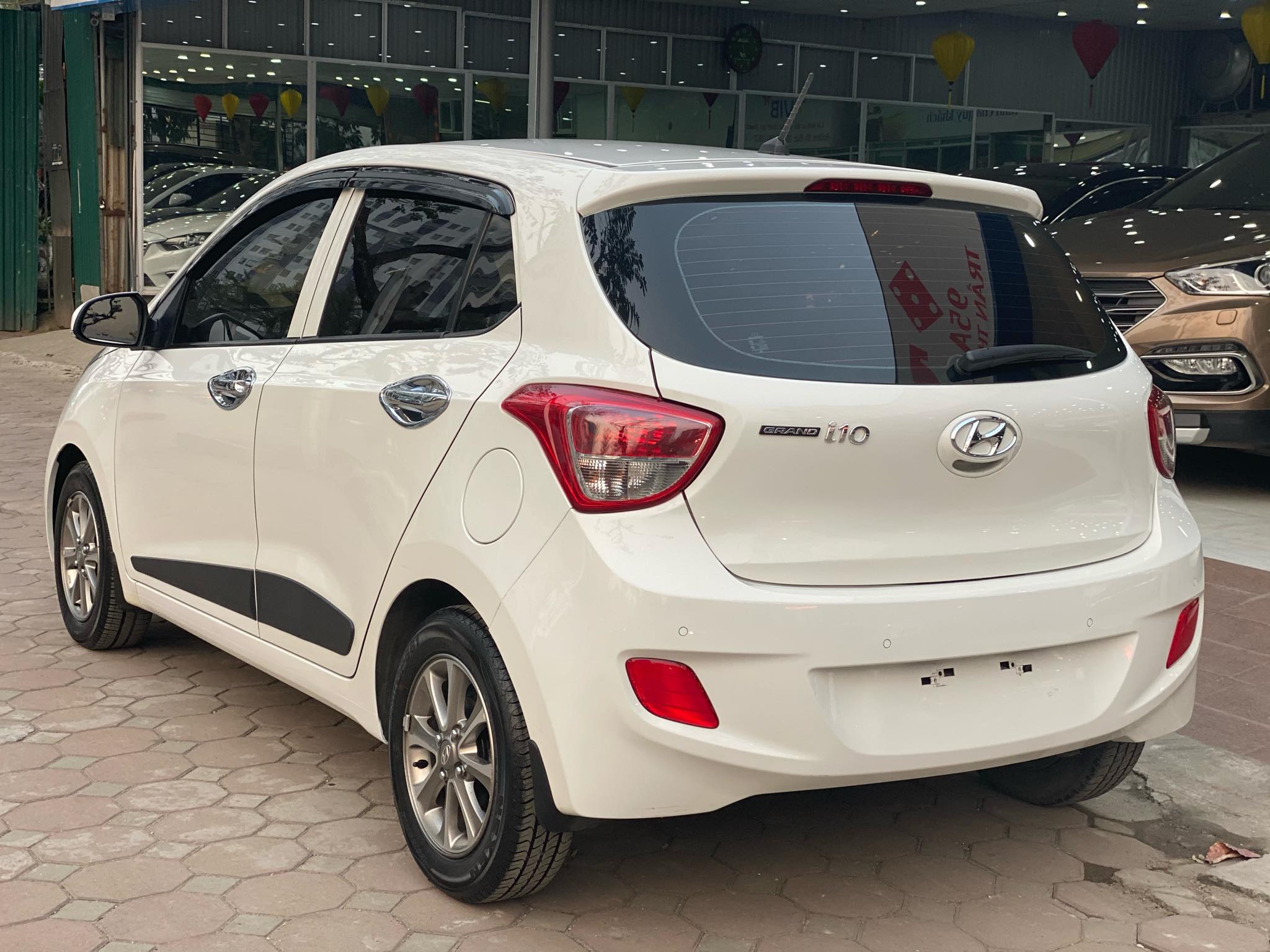 Hyundai i10 1.0AT HB 2015 - 4