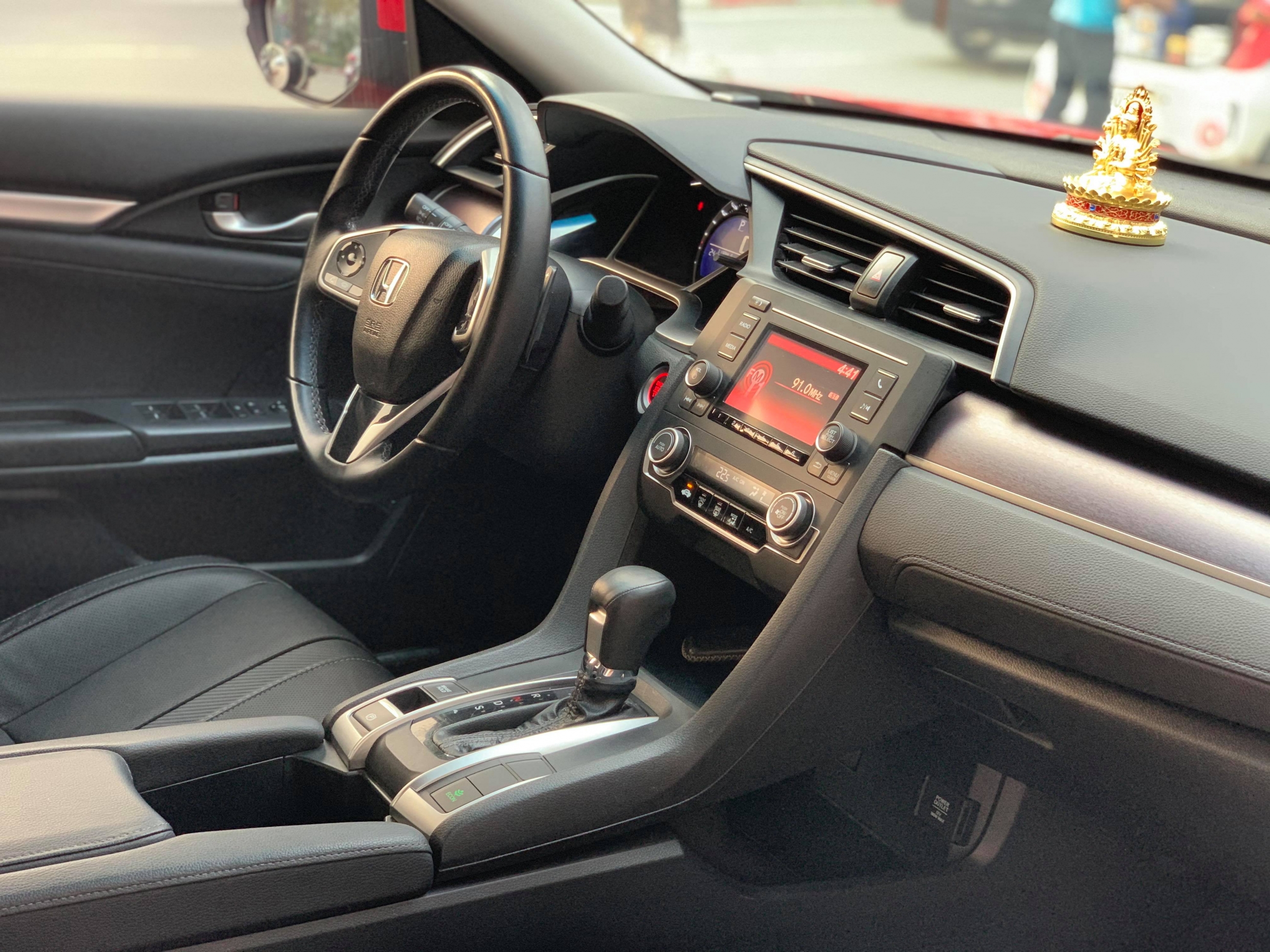 Honda Civic 1.8AT 2018 - 8