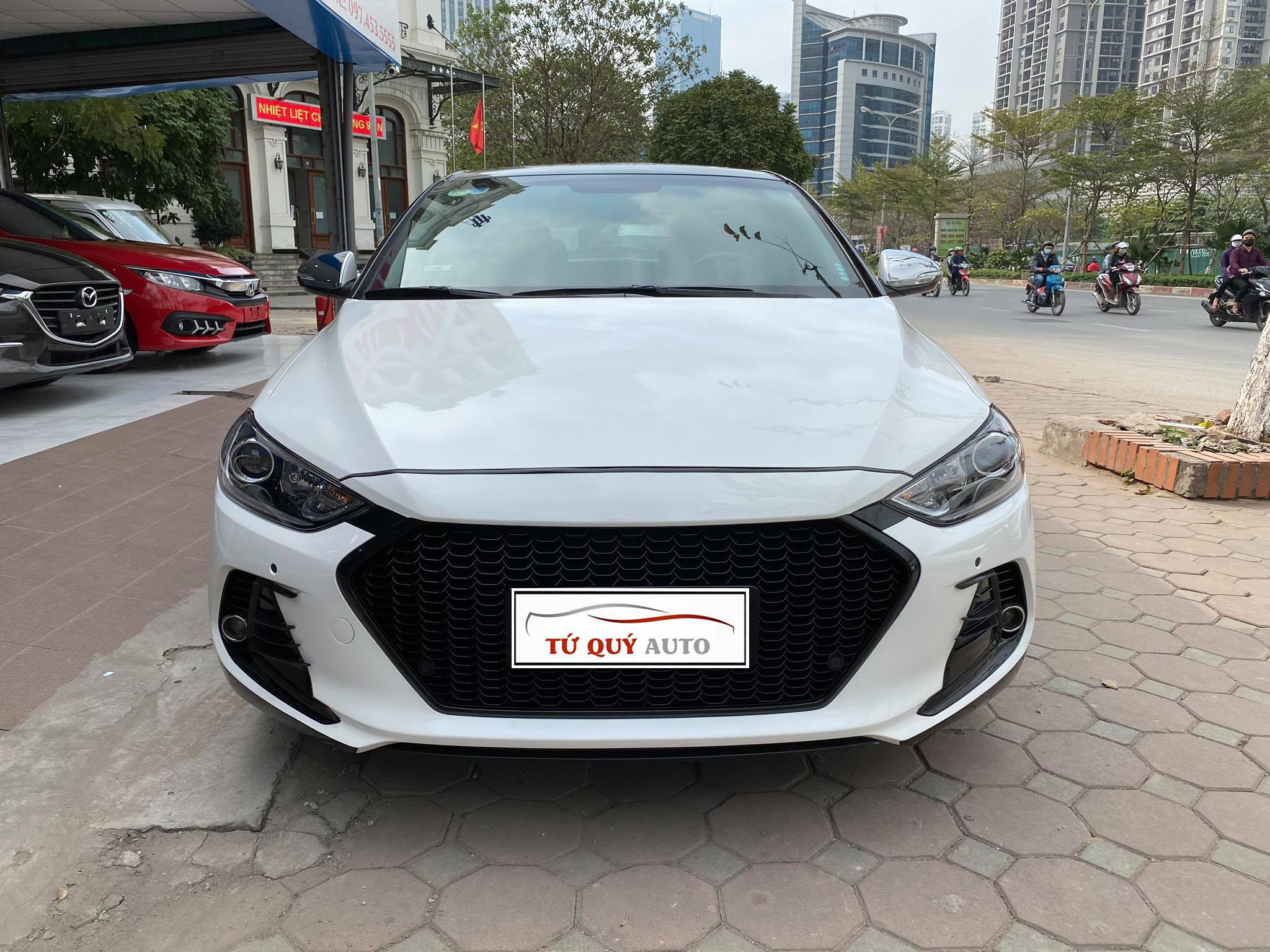 Xe Hyundai Elantra 2.0AT 2017 - Trắng