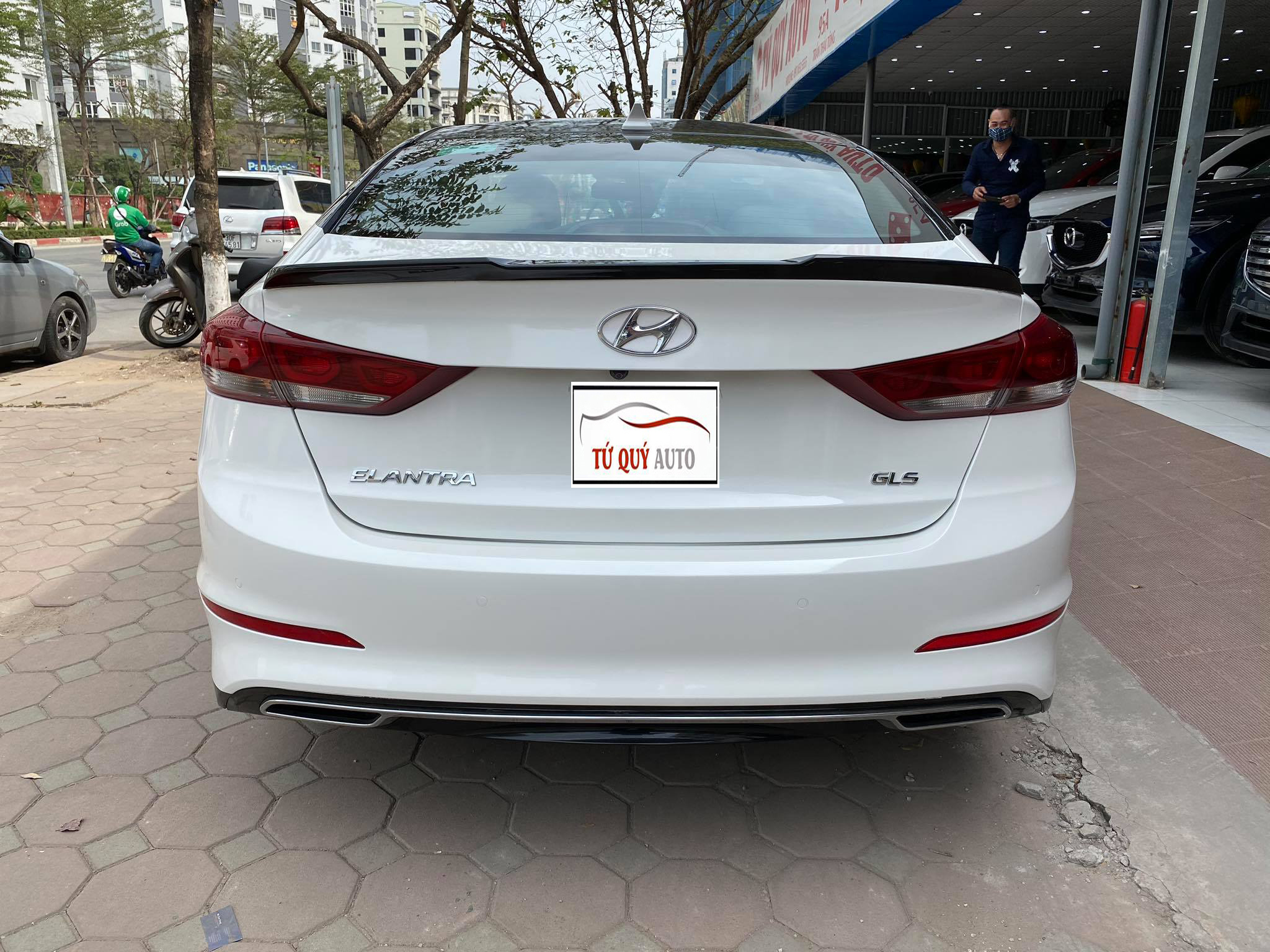 Hyundai Elantra 2.0AT 2017 - 2