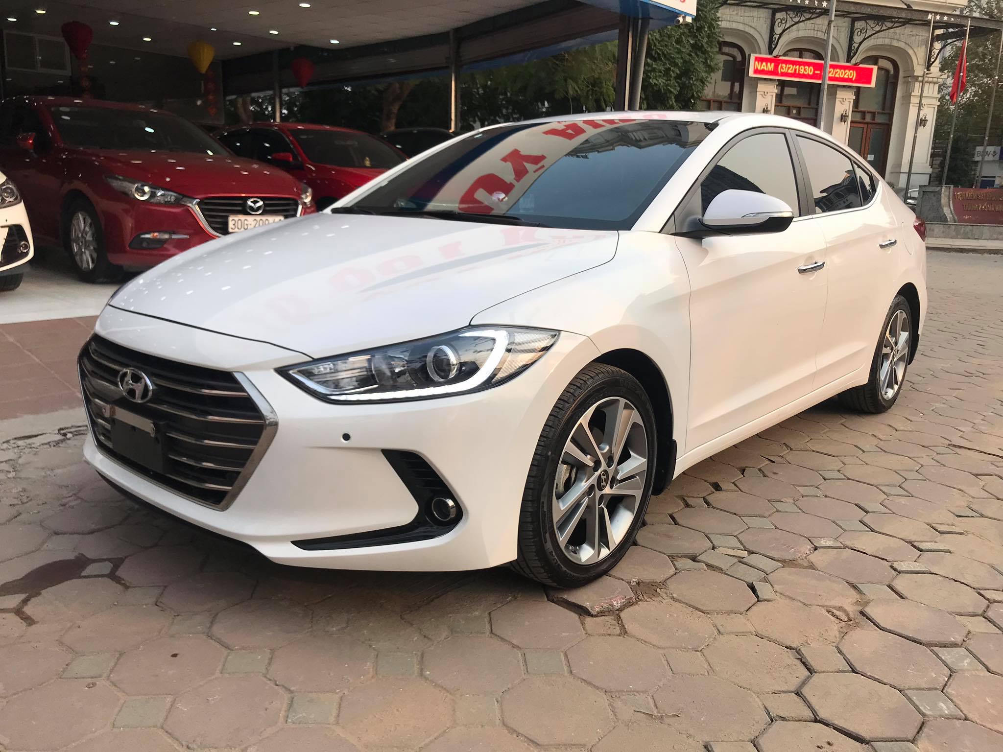 Hyundai Elantra 2.0AT 2019 - 3