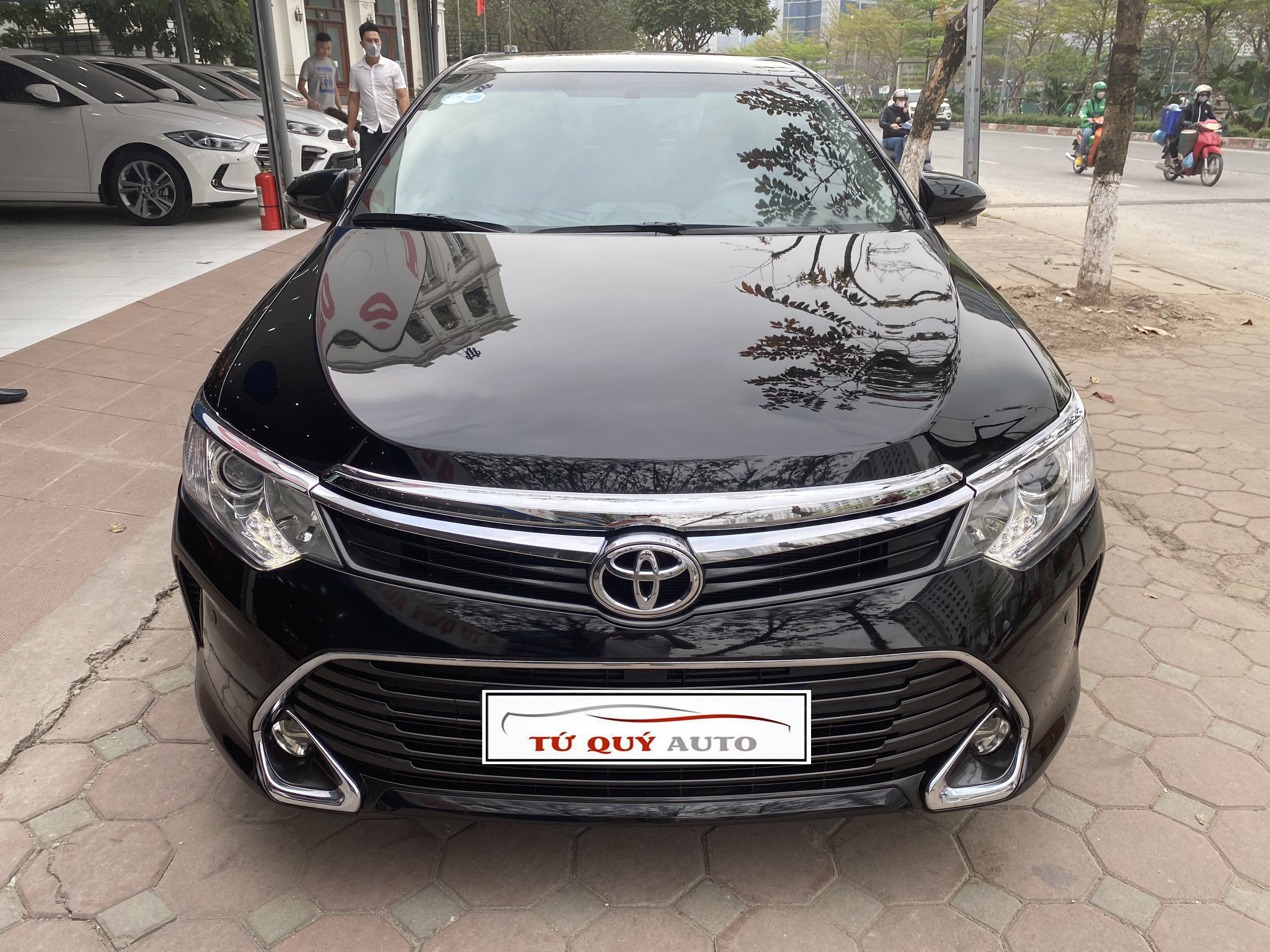 Xe Toyota Camry 2.5Q 2017 - Đen