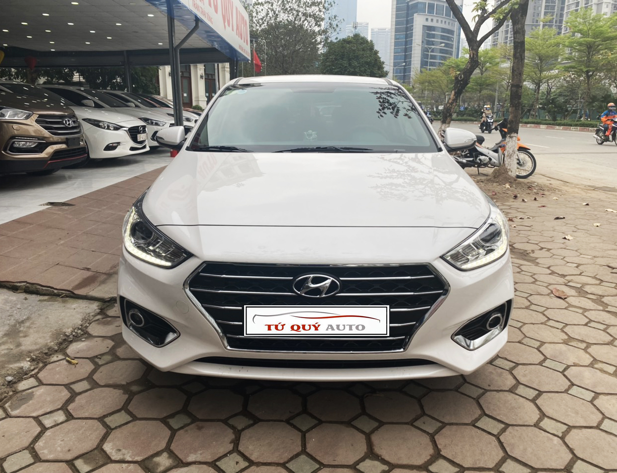 Xe Hyundai Accent 1.4AT 2019 - Trắng