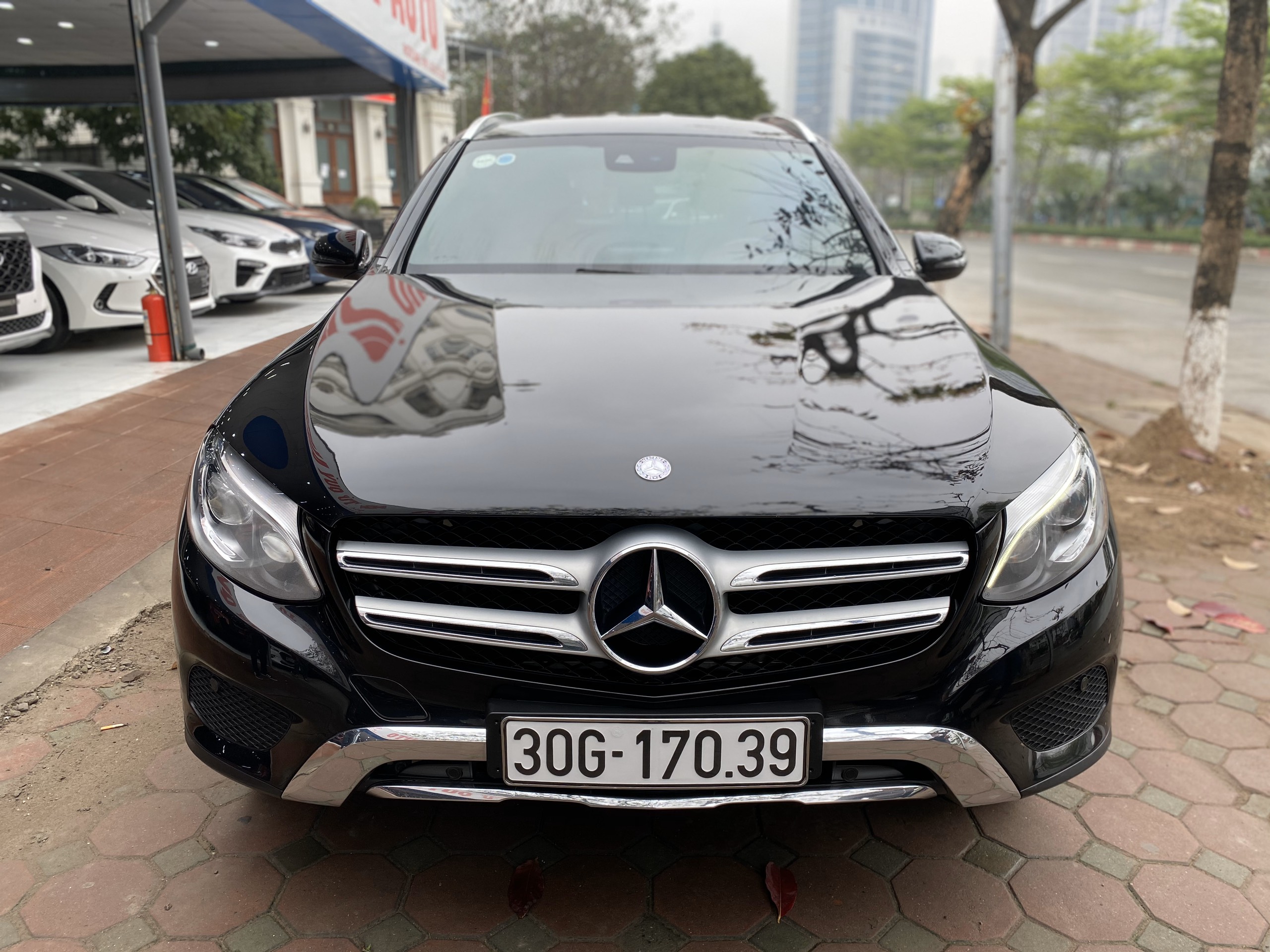 Xe Mercedes Benz GLC 250 4Matic 2016 - Đen