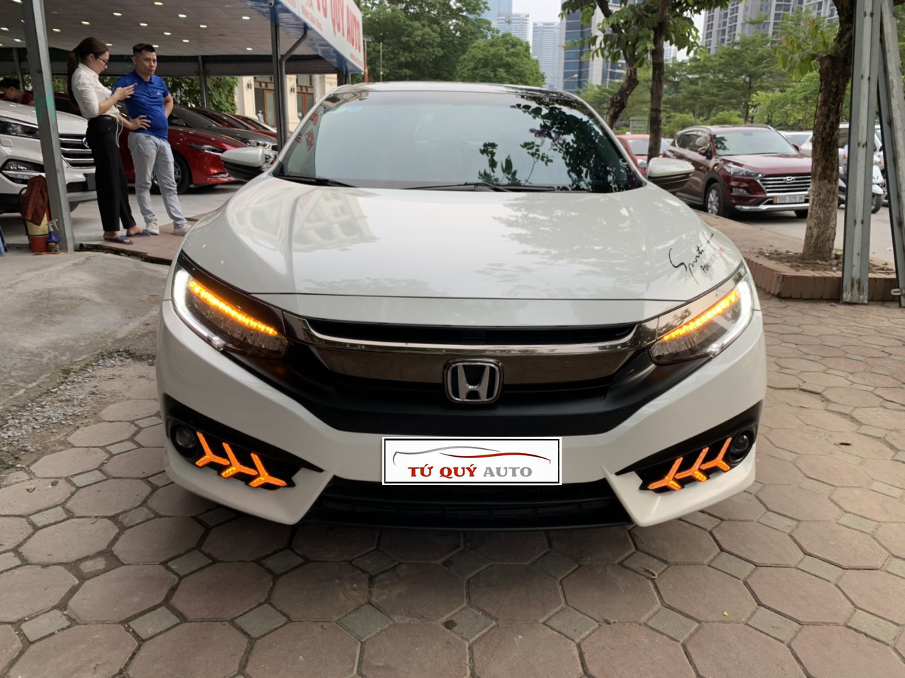 Xe Honda Civic 1.5L Turbo 2017 - Trắng