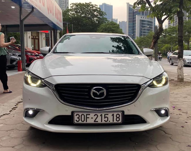 Xe Mazda 6 2.0AT Premium 2018 - Trắng