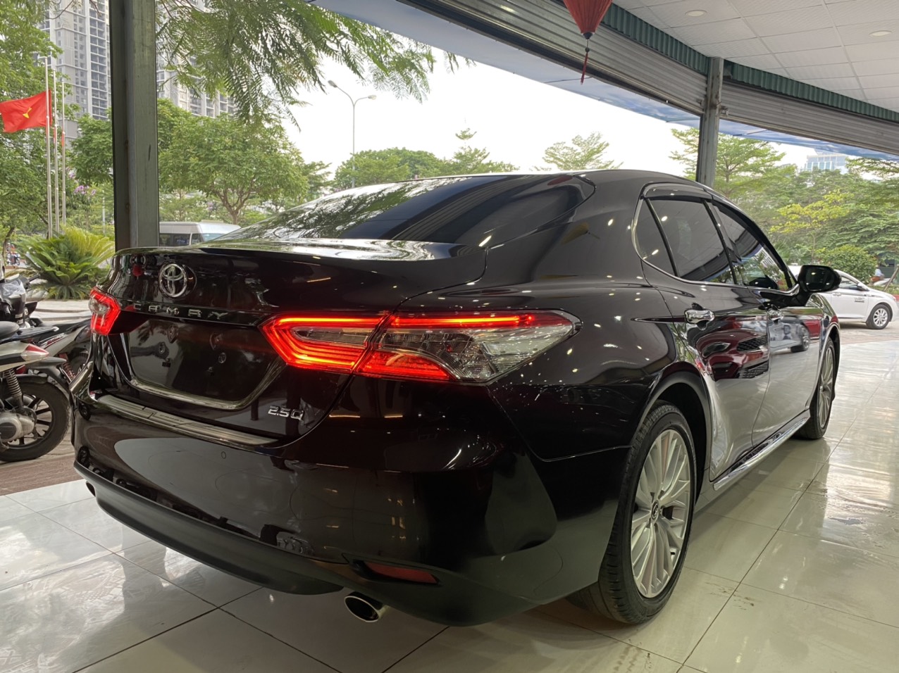 Toyota Camry 2.5Q 2019 - 4