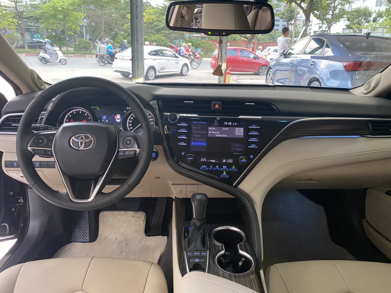 Toyota Camry 2.5Q 2019 - 6