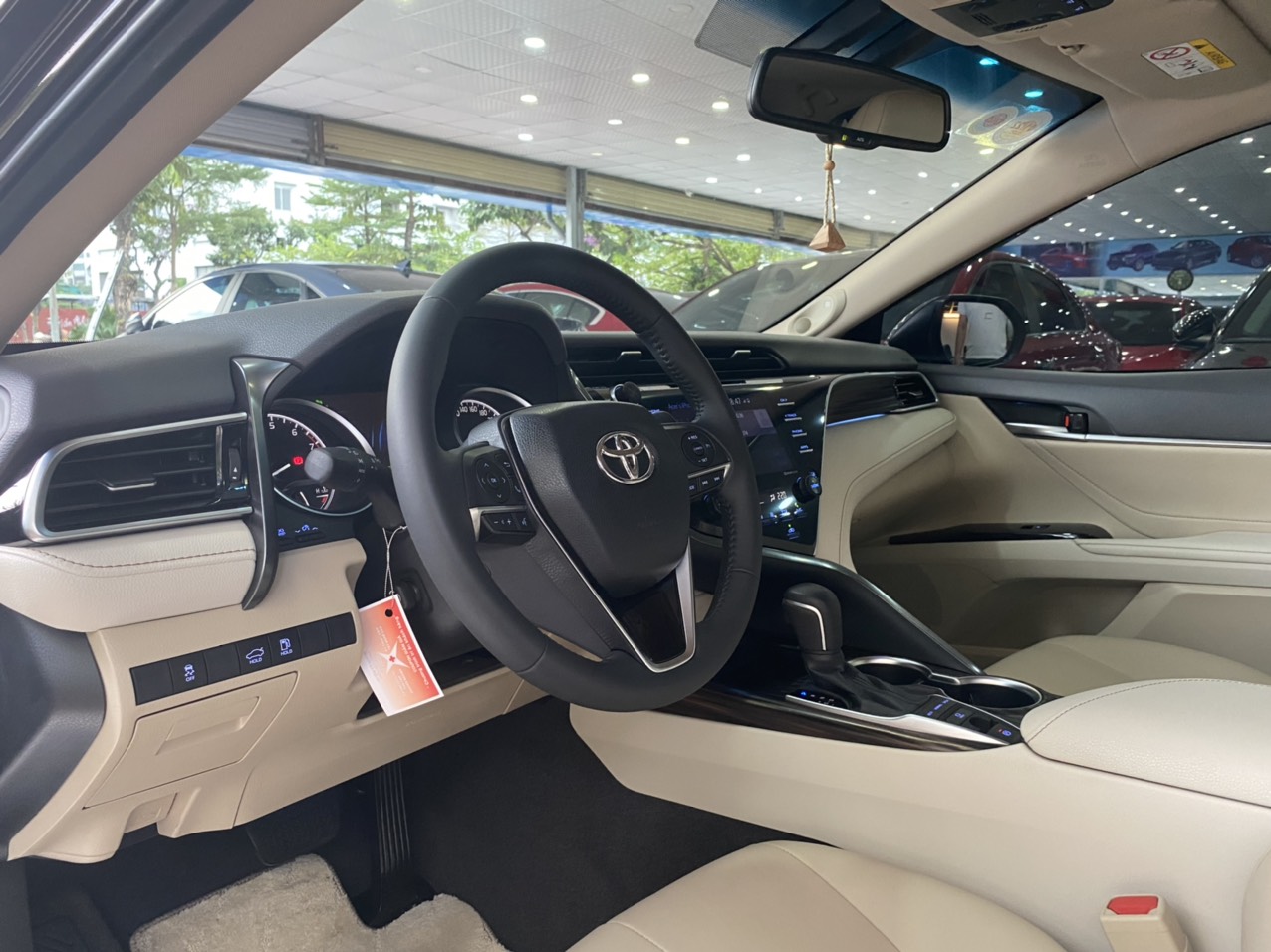 Toyota Camry 2.5Q 2019 - 7