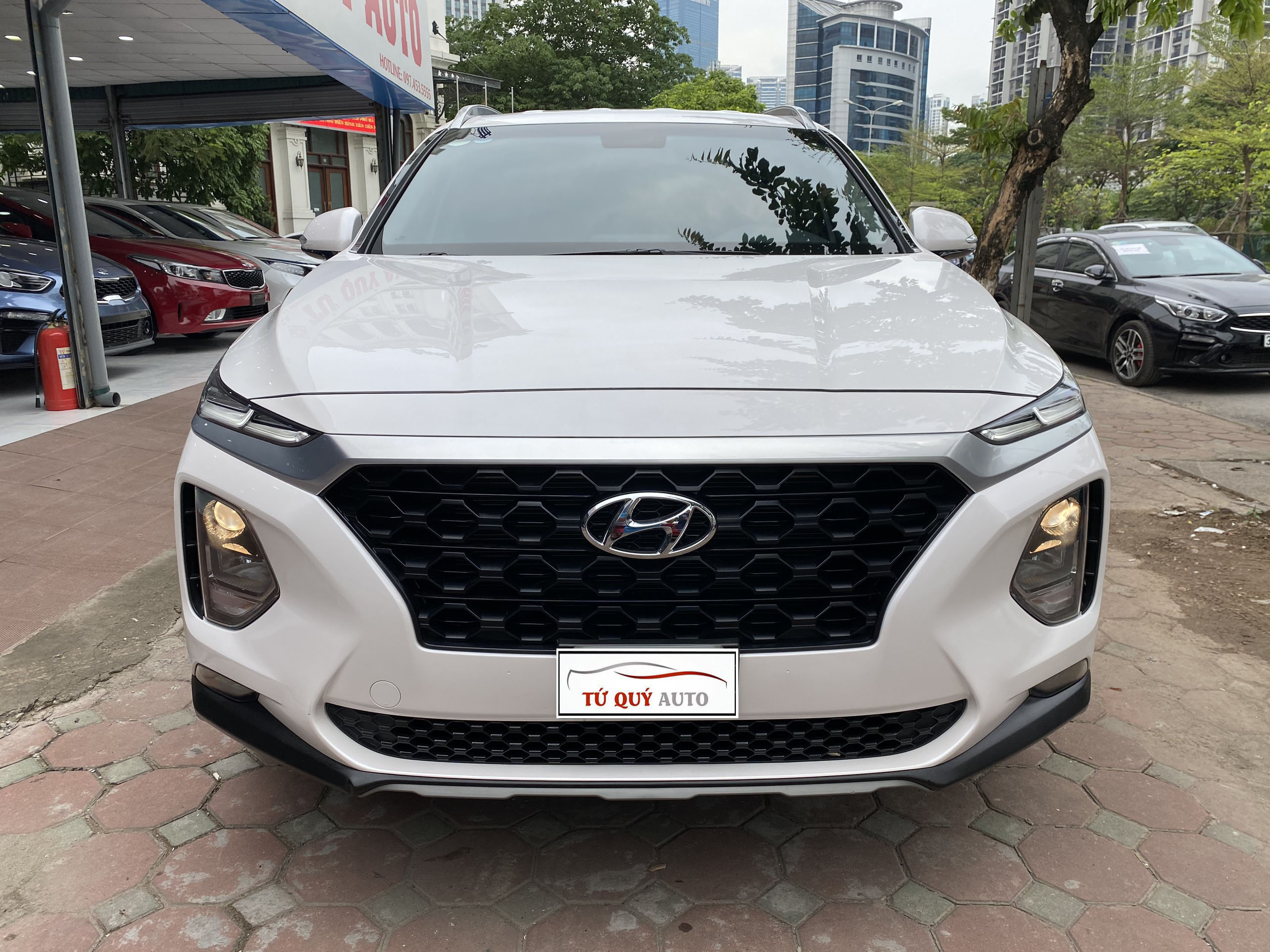 Xe Hyundai SantaFe 2.4AT 2019 - Trắng