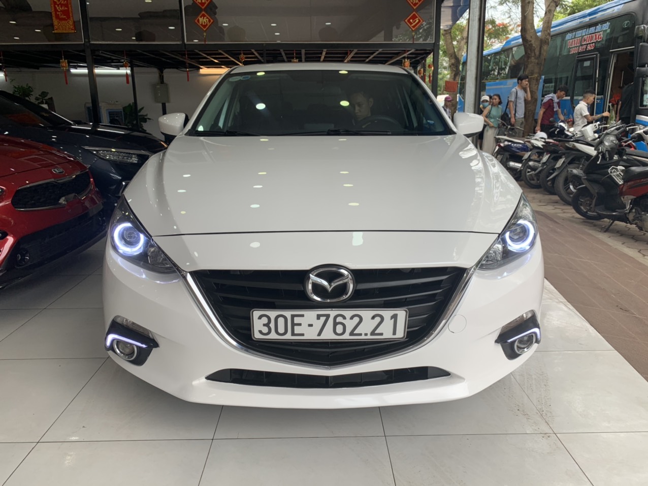 Xe Mazda 3 HB 1.5AT 2015 - Trắng