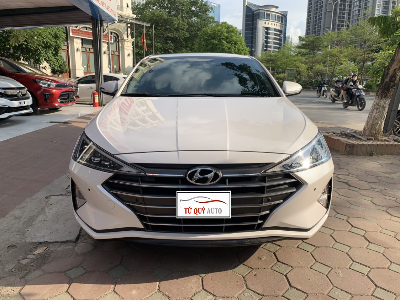 Xe Hyundai Elantra 2.0AT 2019 Model 2020 - Trắng