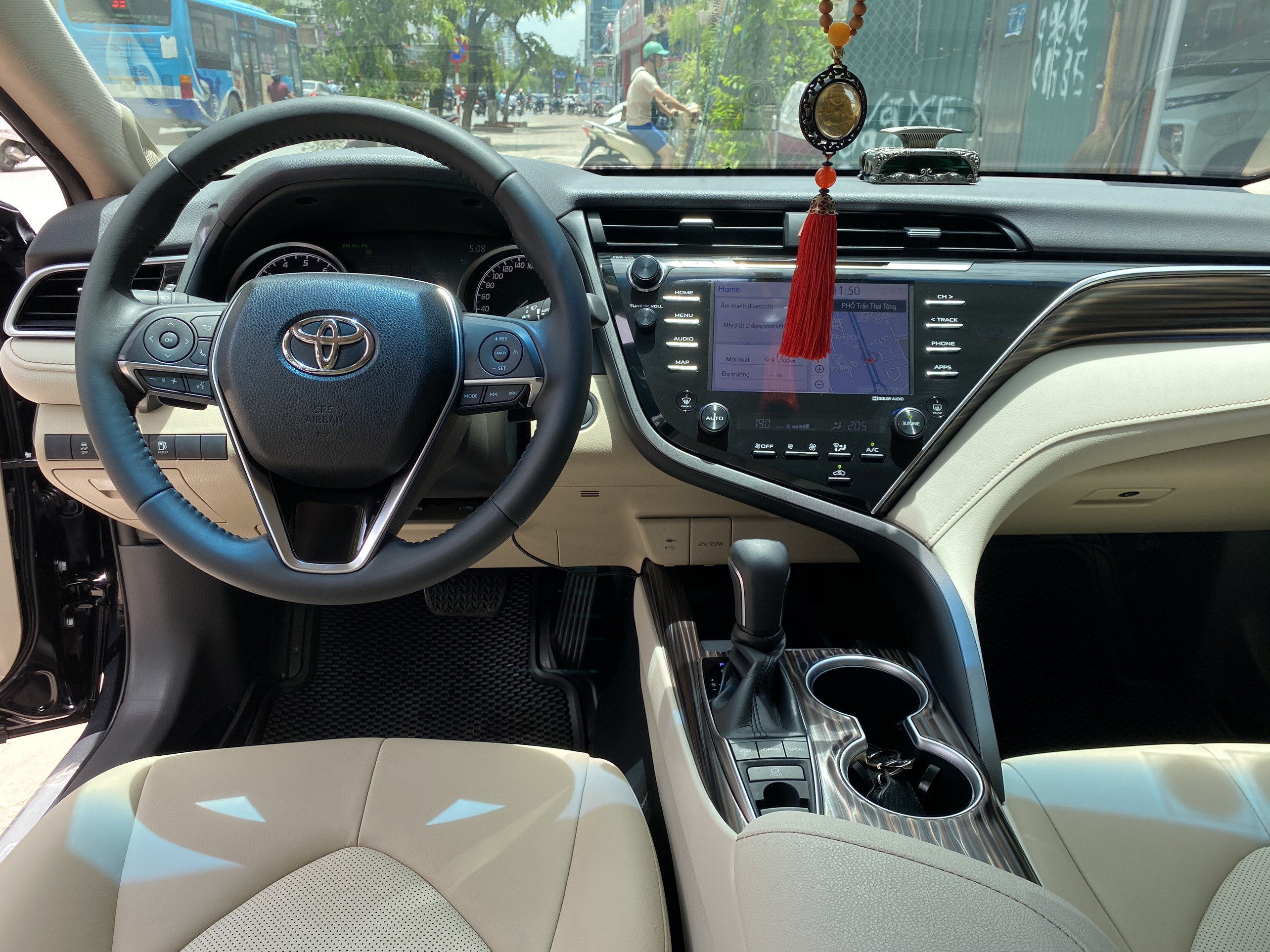 Toyota Camry 2.5Q 2020 - 6