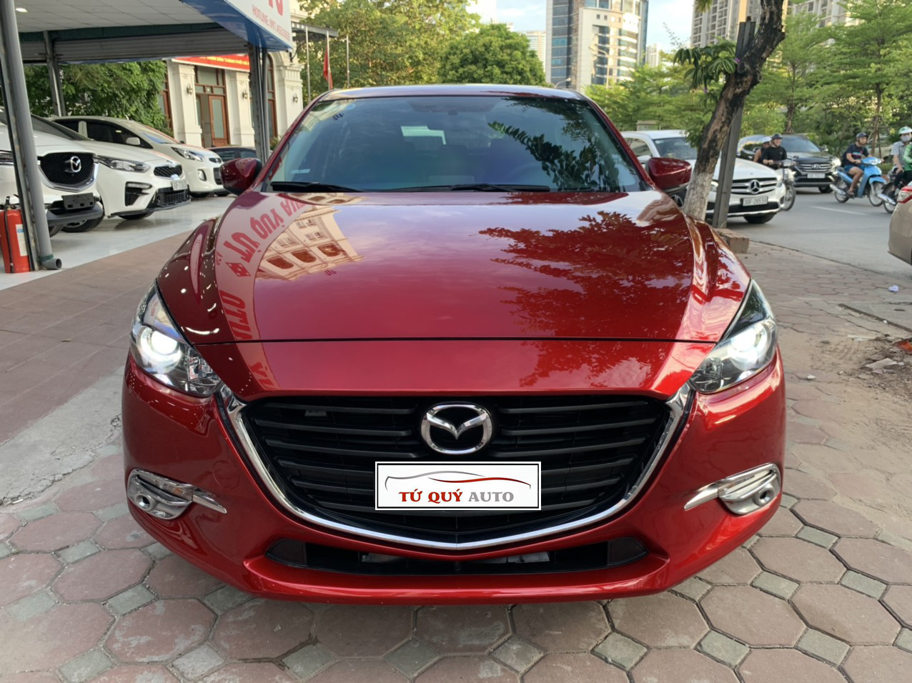 Xe Mazda 3 Hatchback 1.5AT 2019 - Đỏ Pha Lê