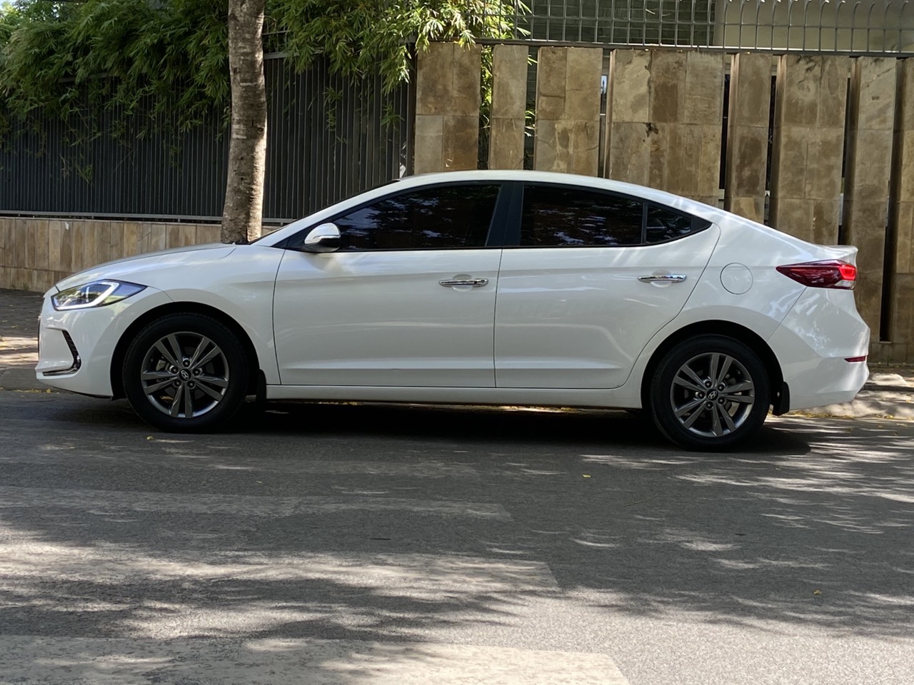 Hyundai Elantra 1.6AT 2016 - 5