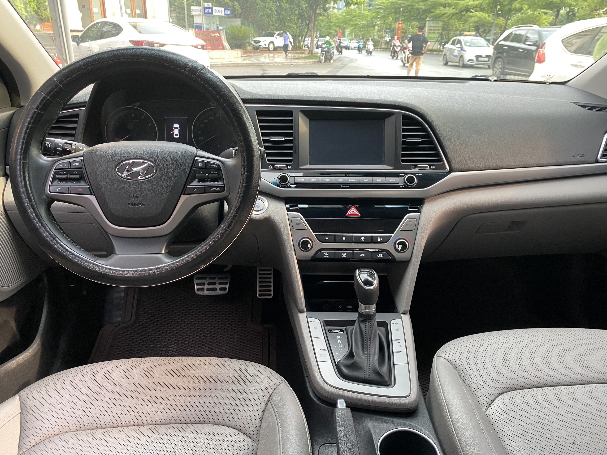 Hyundai Elantra 2.0AT 2016 - 6