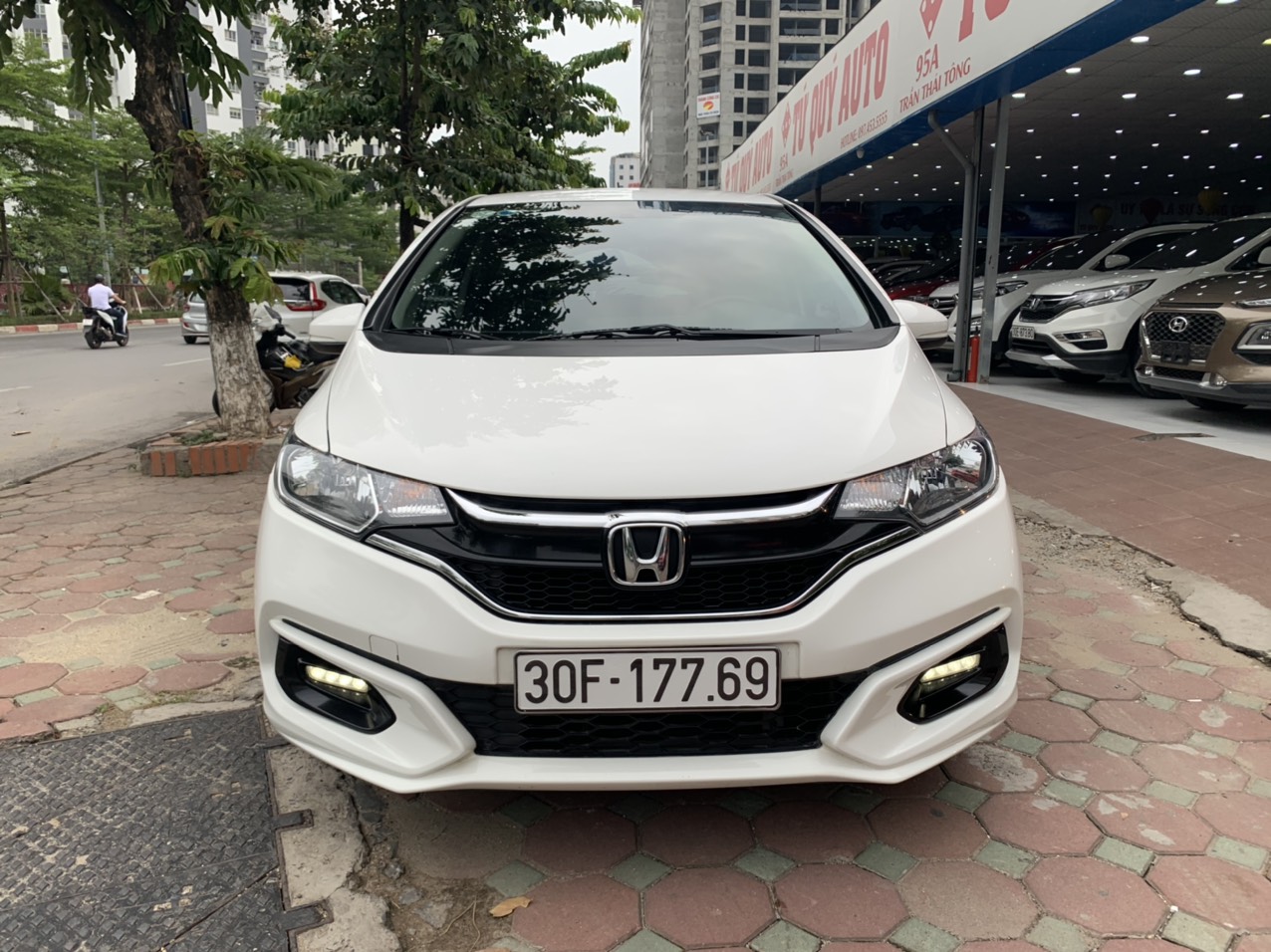 Xe Honda Jazz 1.5AT 2017 - Trắng