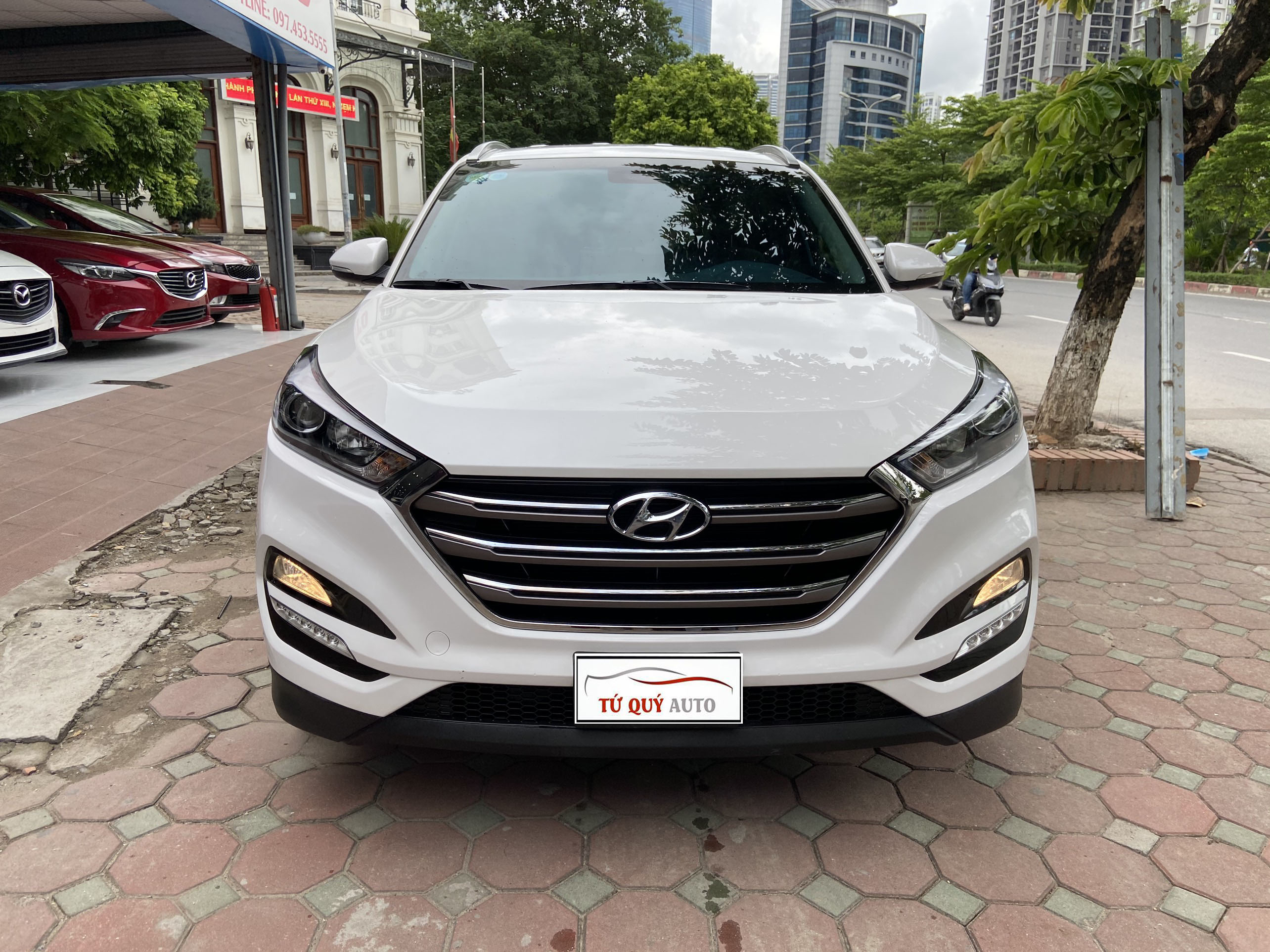 Xe Hyundai Tucson 2.0AT 2018 - Trắng Tiêu Chuẩn