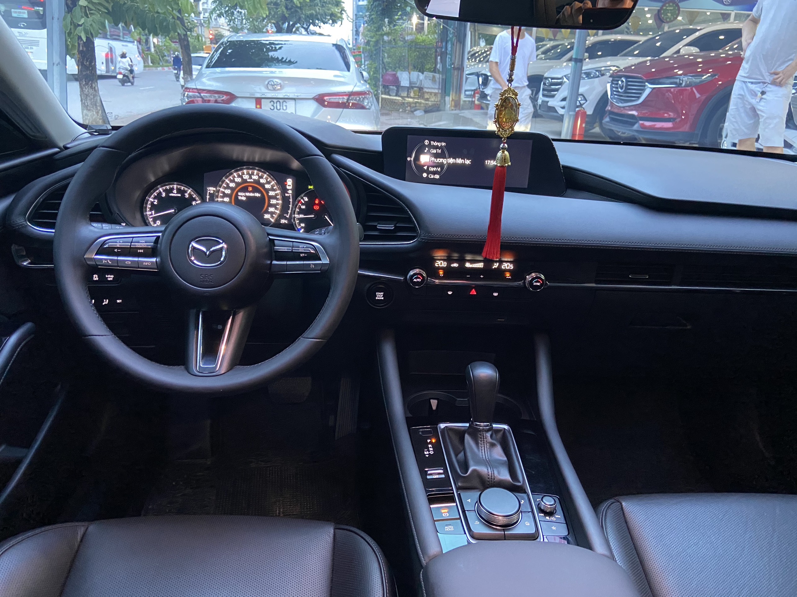 Mazda 3 Sedan 1.5Luxury 2019 - 6