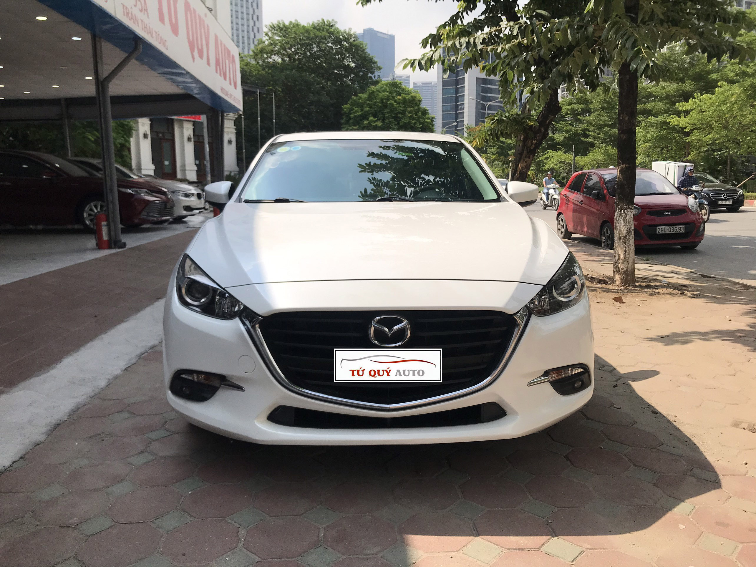 Xe Mazda 3 Sedan 1.5AT 2018 - Trắng