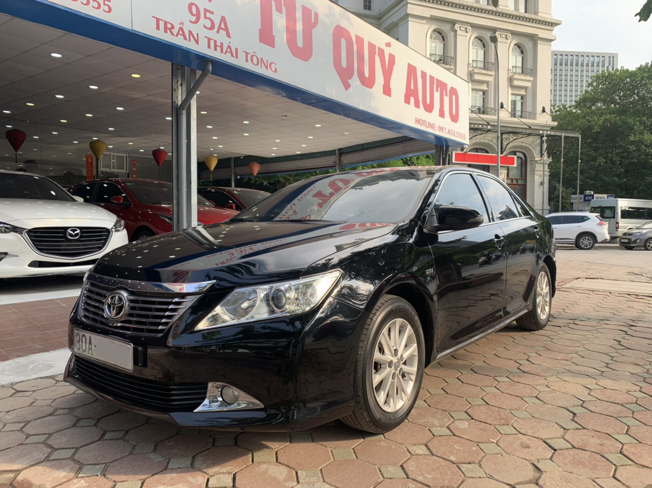 Toyota Camry 2.0E 2013 - 4