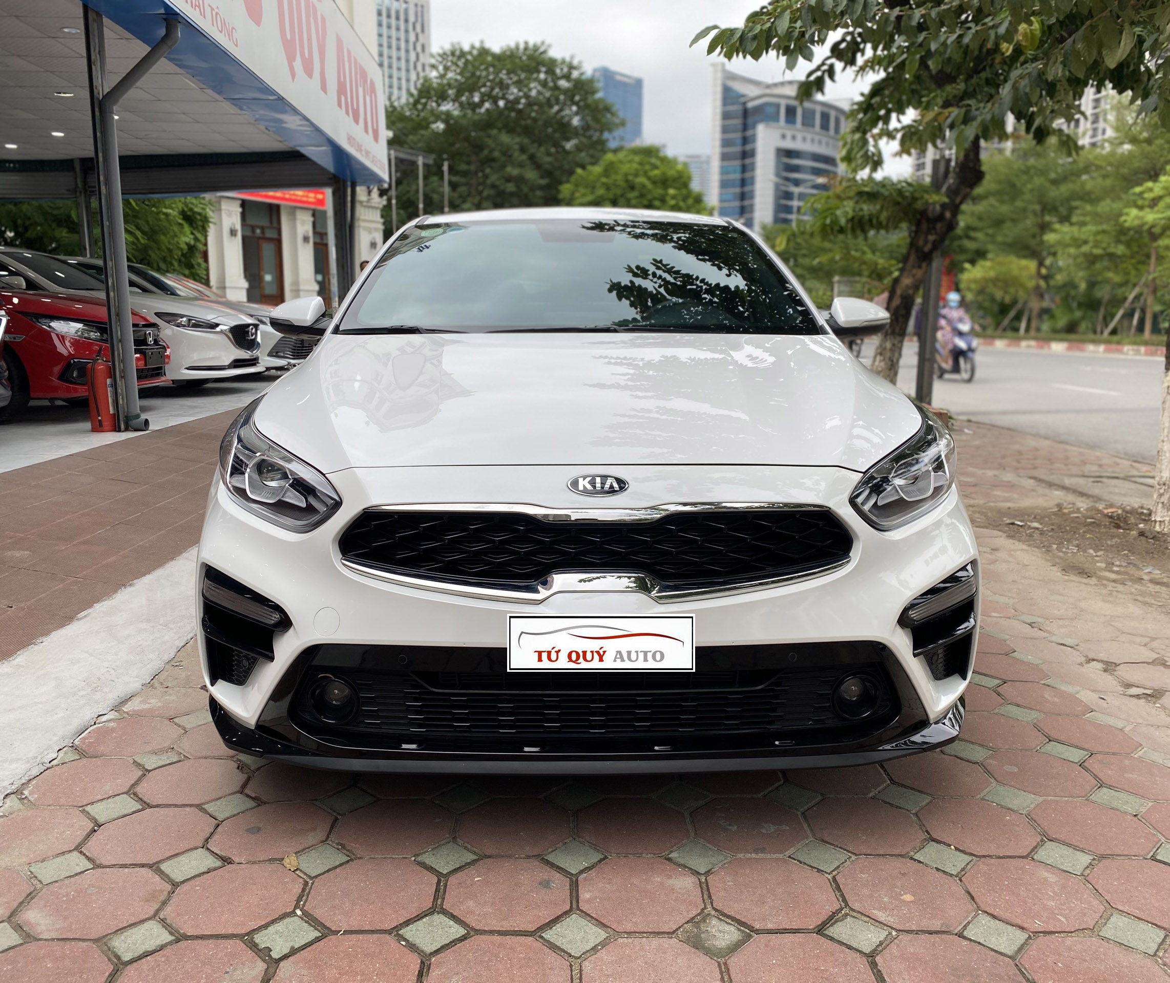 Xe Kia Cerato Premium 2.0AT 2019 - Trắng