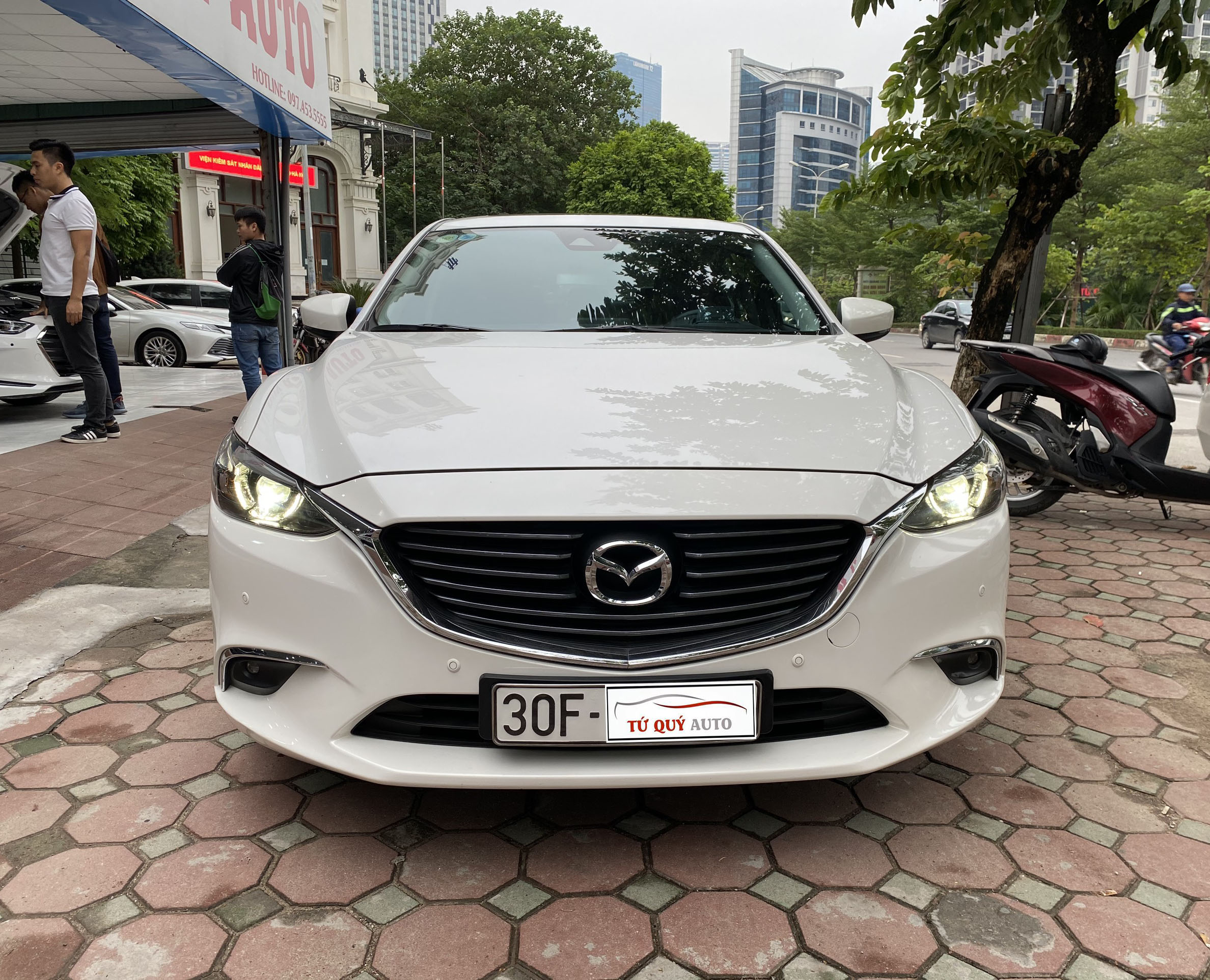 Xe Mazda 6 Premium 2.0AT 2019 - Trắng