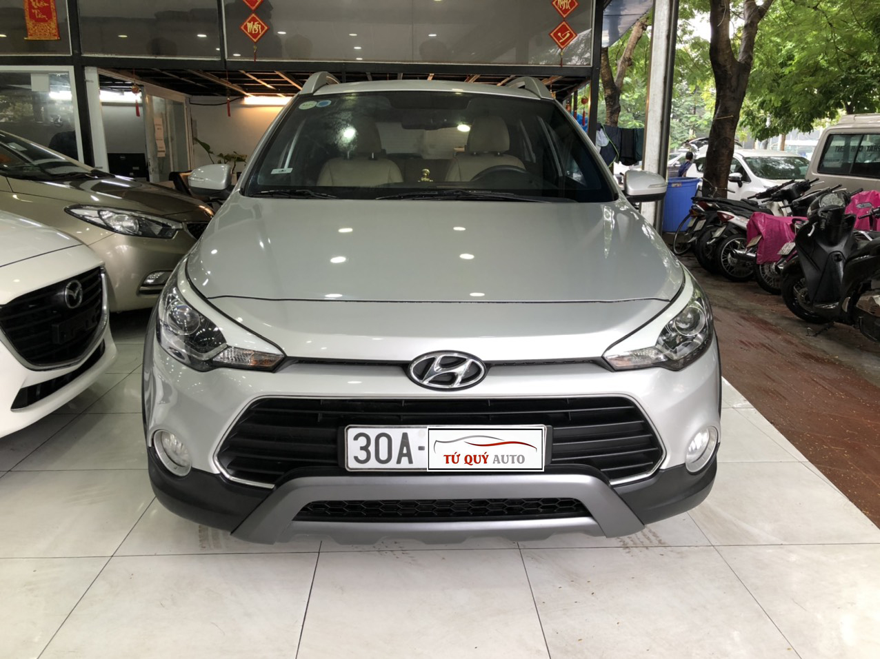 Xe Hyundai i20 Active 1.4AT 2015 - Bạc