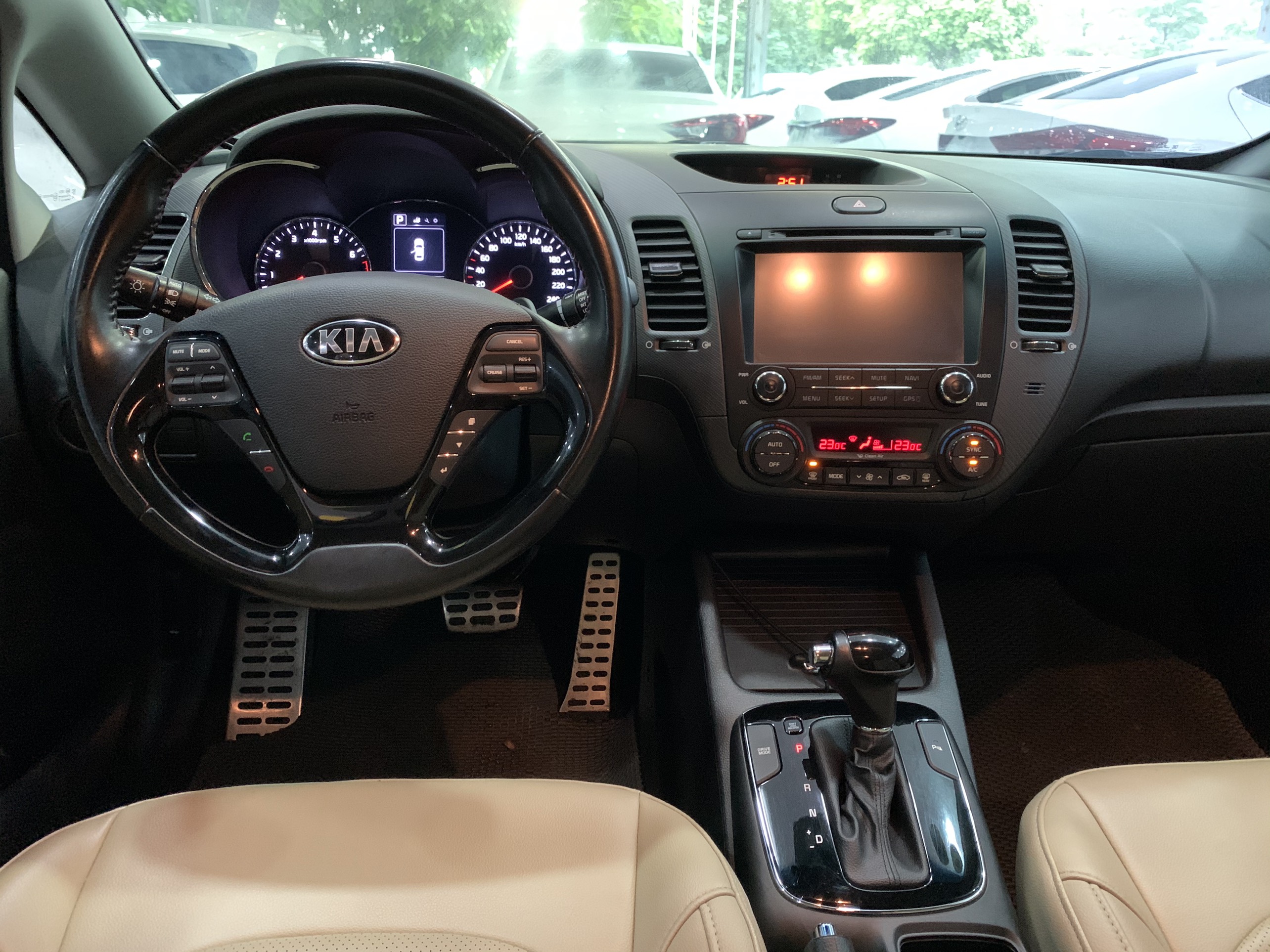 Kia Cerato 1.6AT 2017 - 6