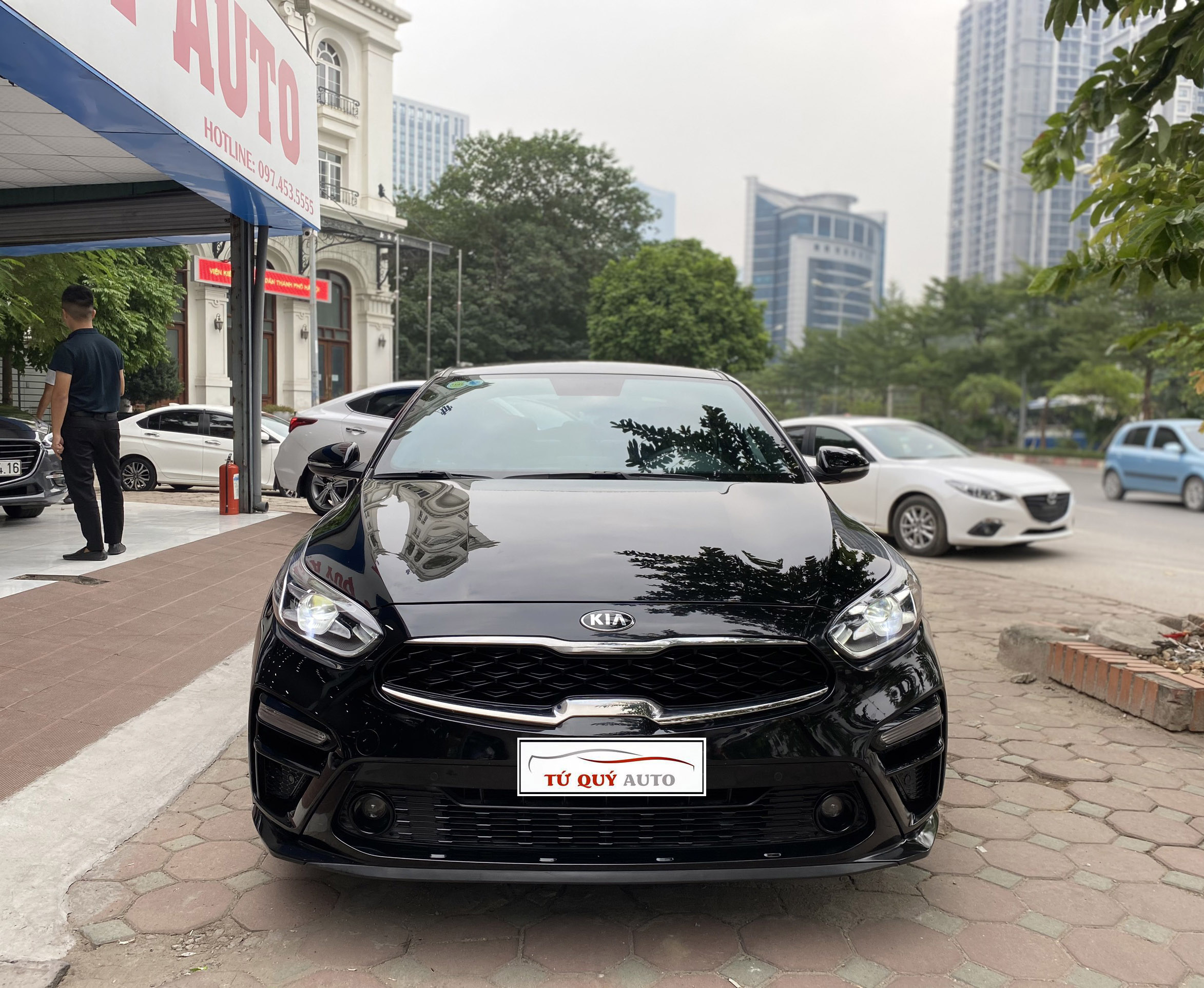 Xe Kia Cerato Premium 2.0AT 2019 - Đen