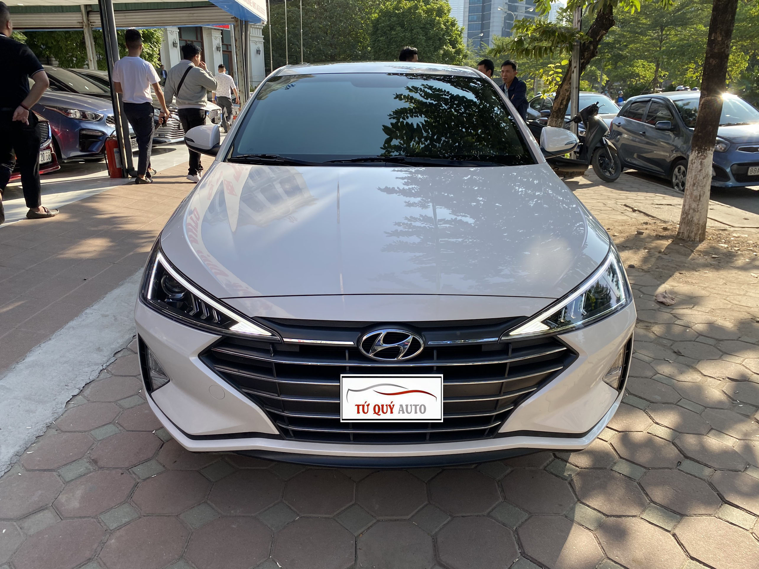 Xe Hyundai Elantra 1.6AT 2019 Model 2020 - Trắng